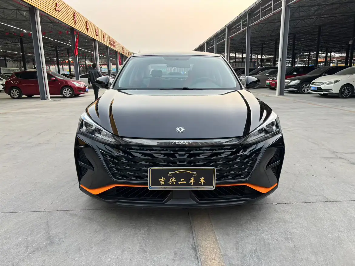 Dongfeng Yixuan  из Китая