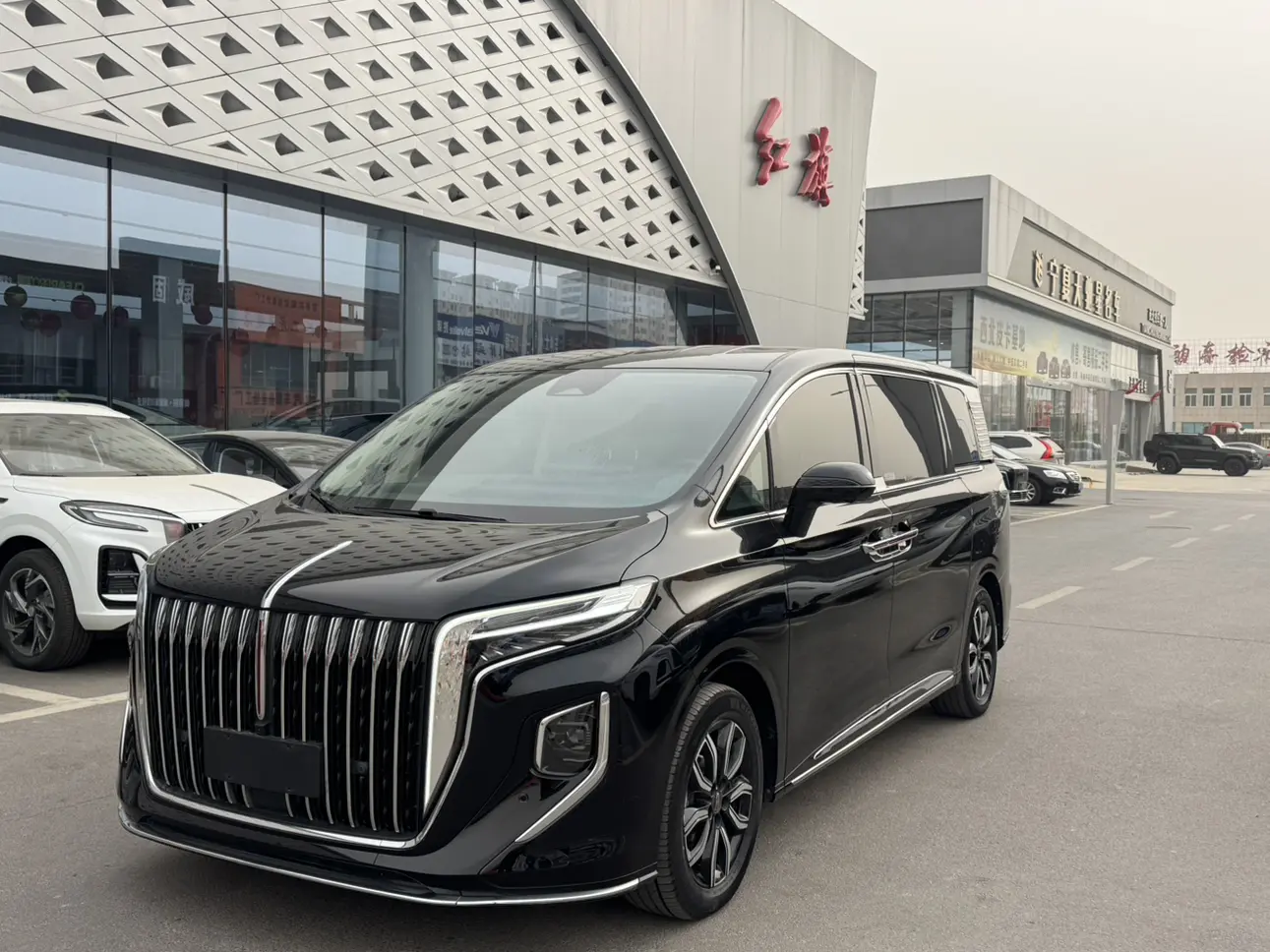 Hongqi HQ9  из Китая