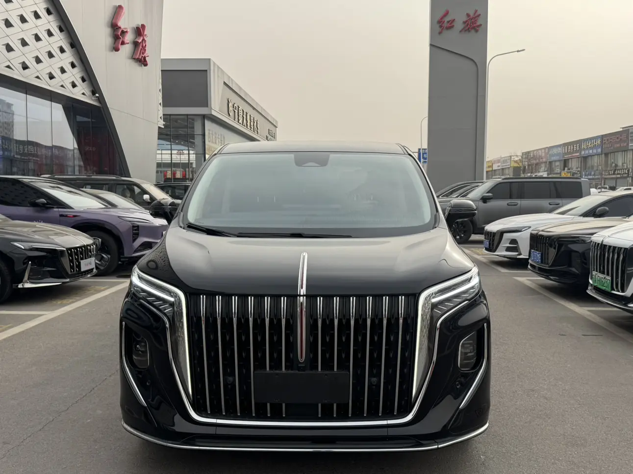 Hongqi HQ9  из Китая