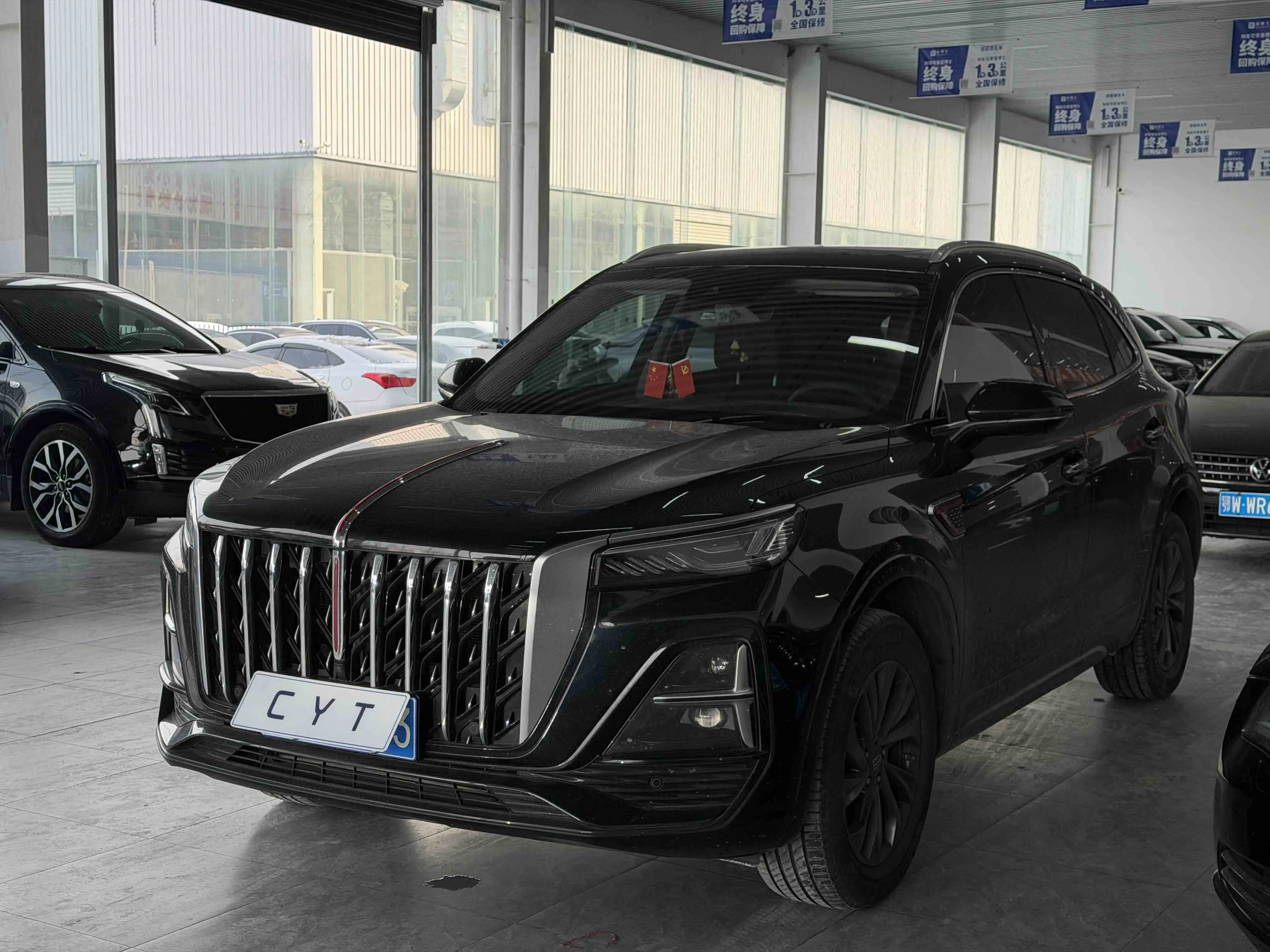 Hongqi HS5  из Китая