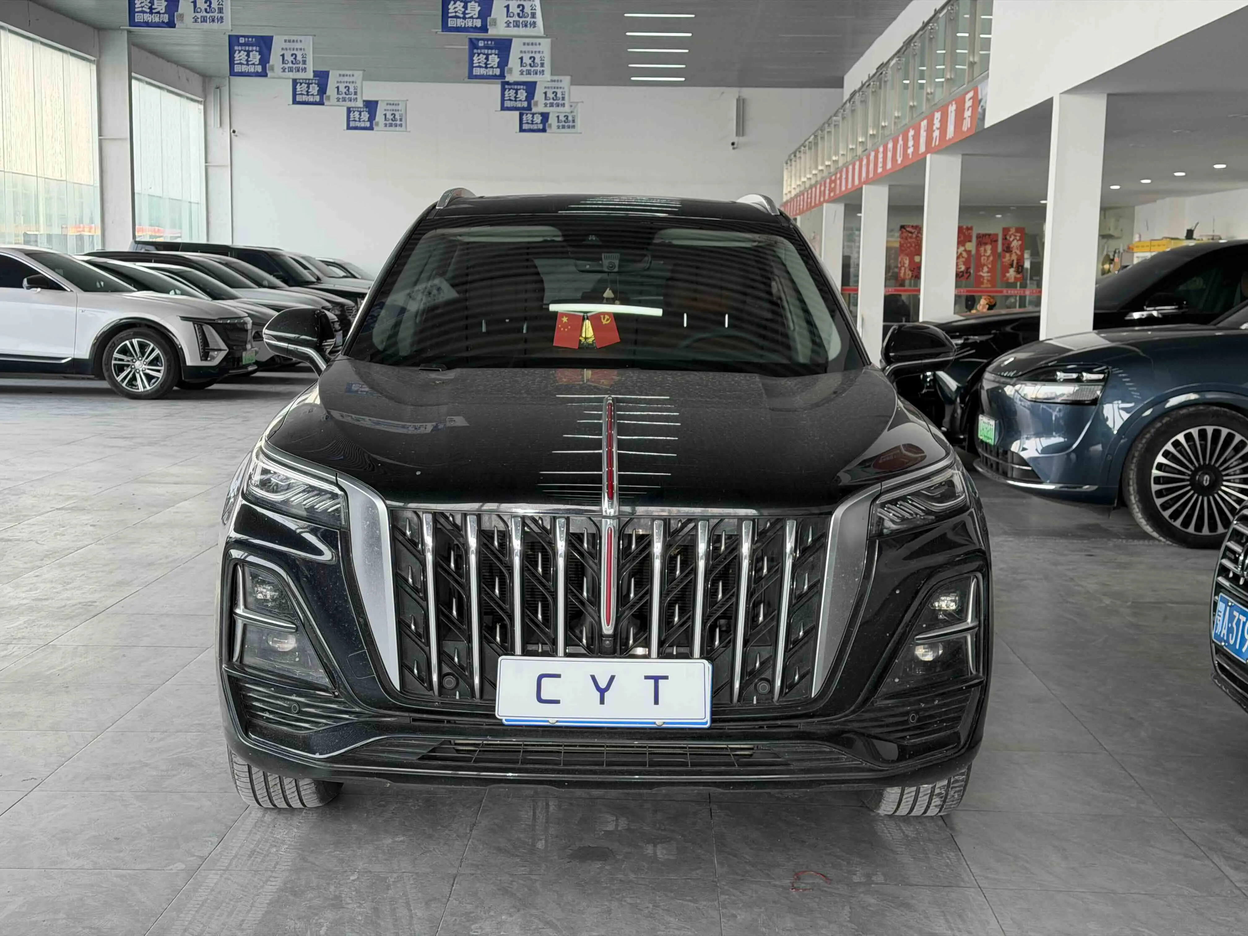 Hongqi HS5  из Китая