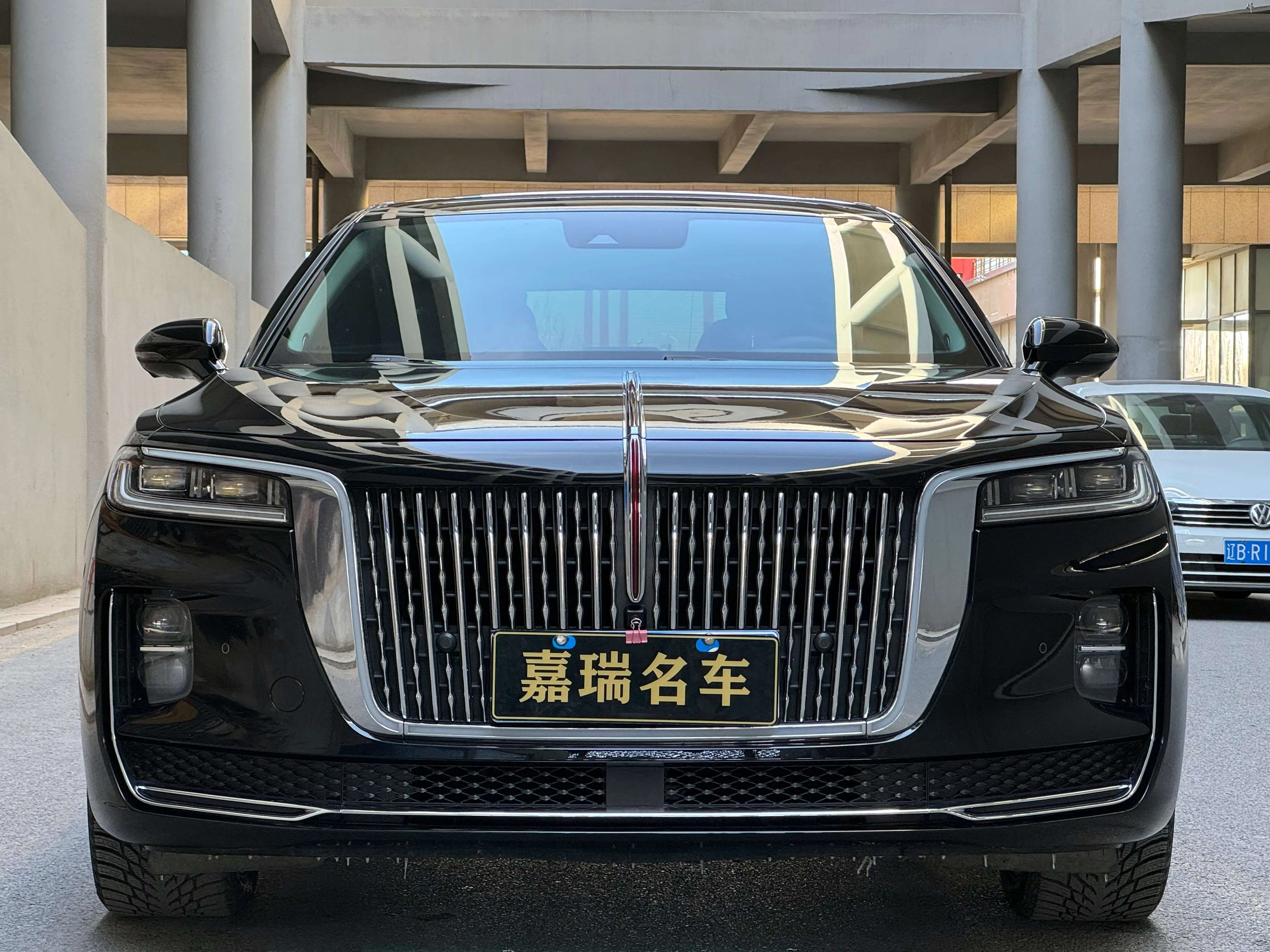 Hongqi H9  из Китая