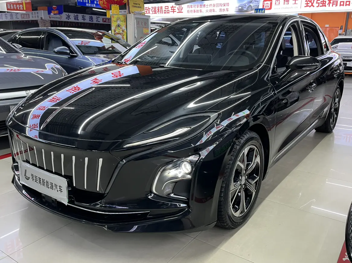 Hongqi E-QM5  из Китая