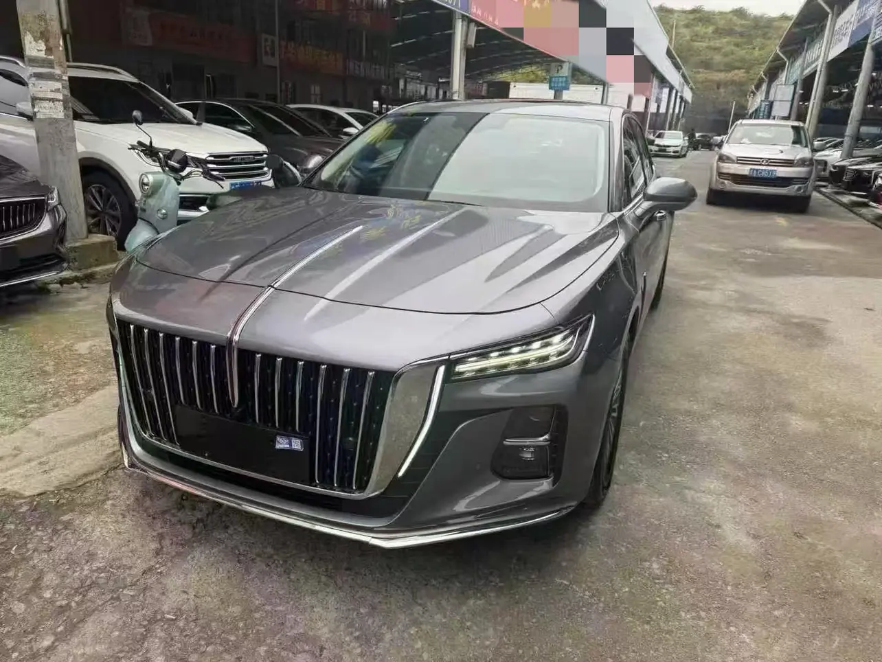 Hongqi H5  из Китая