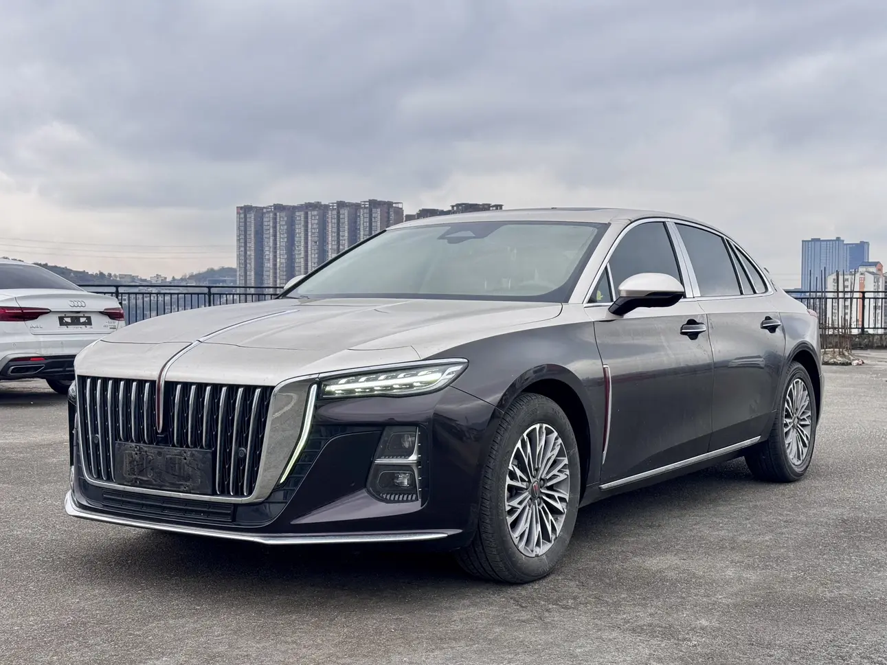 Hongqi H5  из Китая