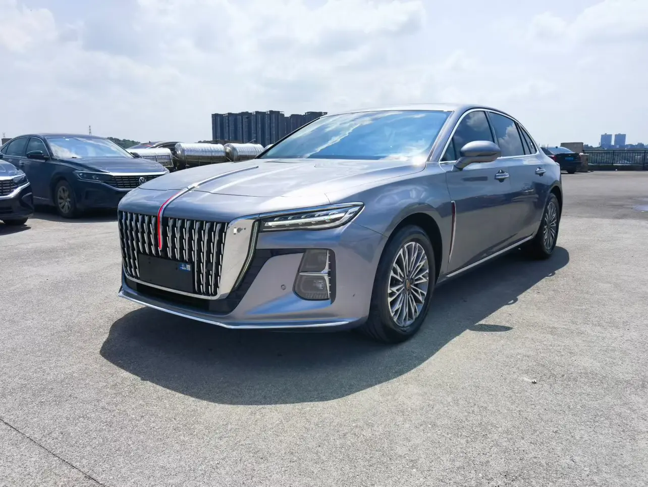 Hongqi H5  из Китая