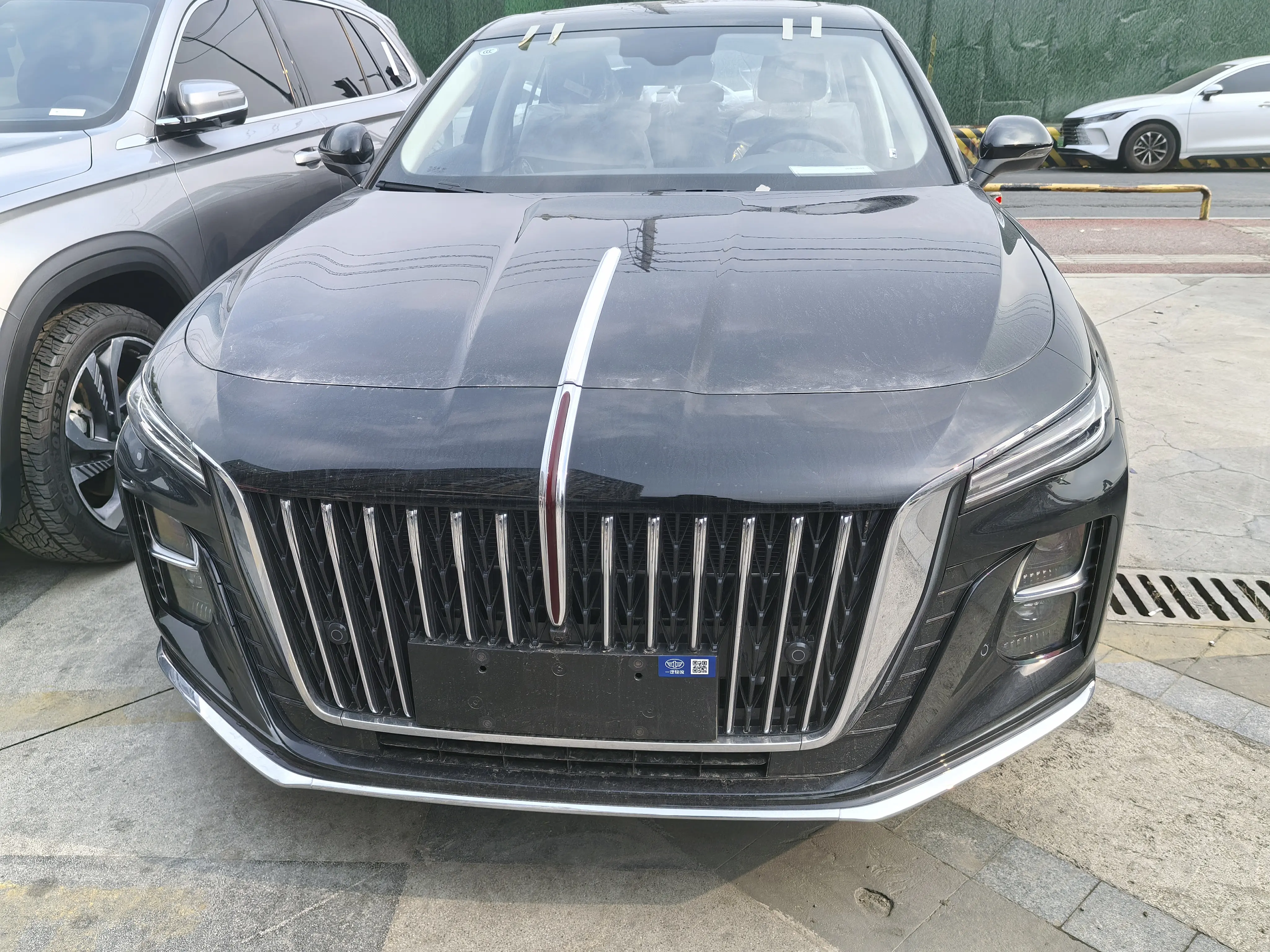 Hongqi H5  из Китая