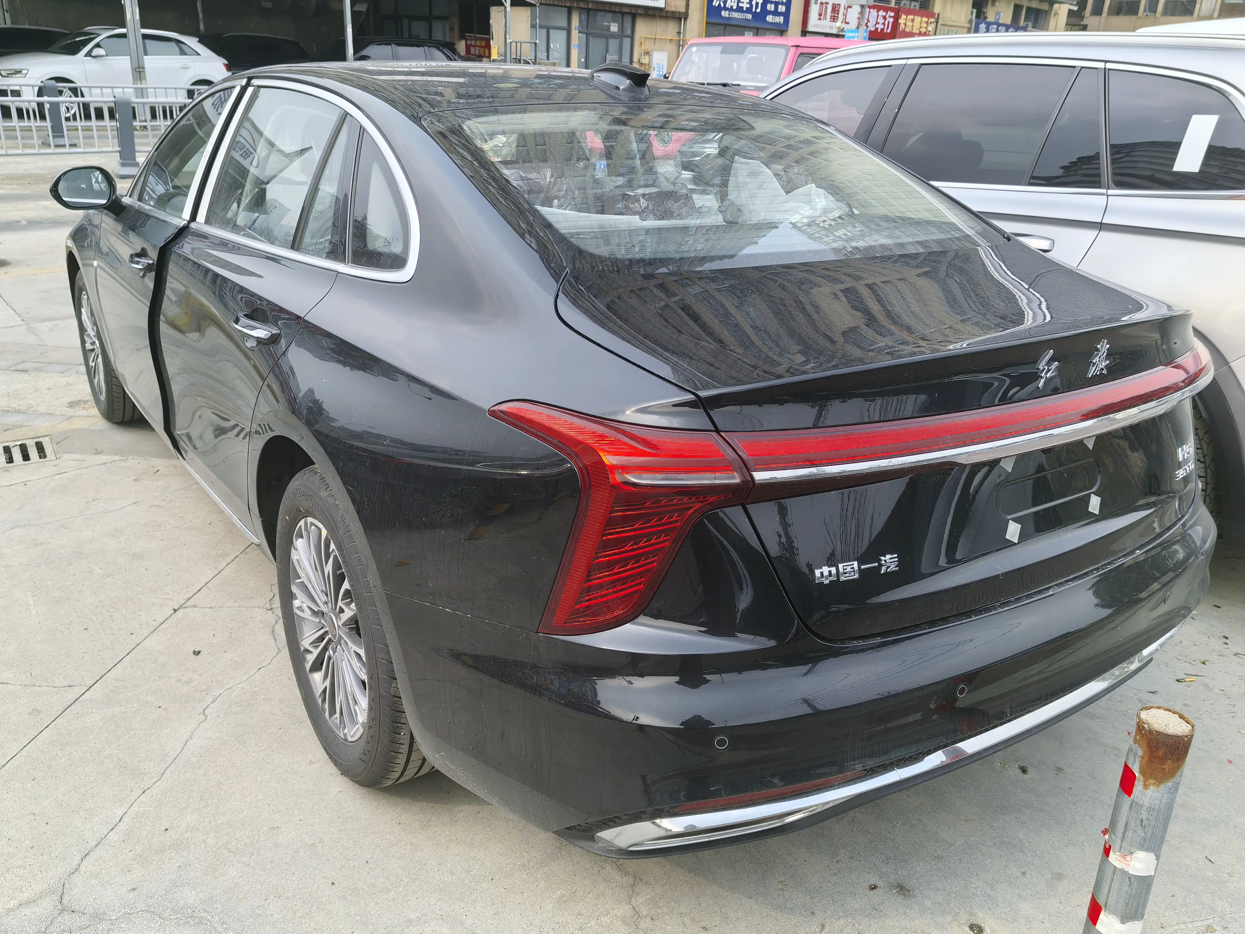 Hongqi H5  из Китая