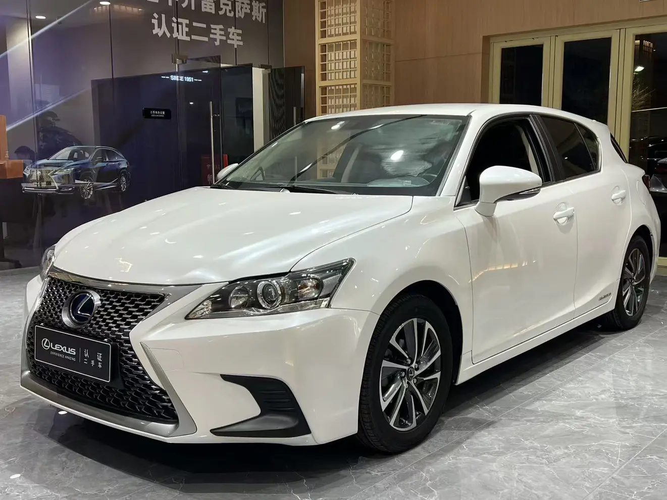 Lexus CT  из Китая