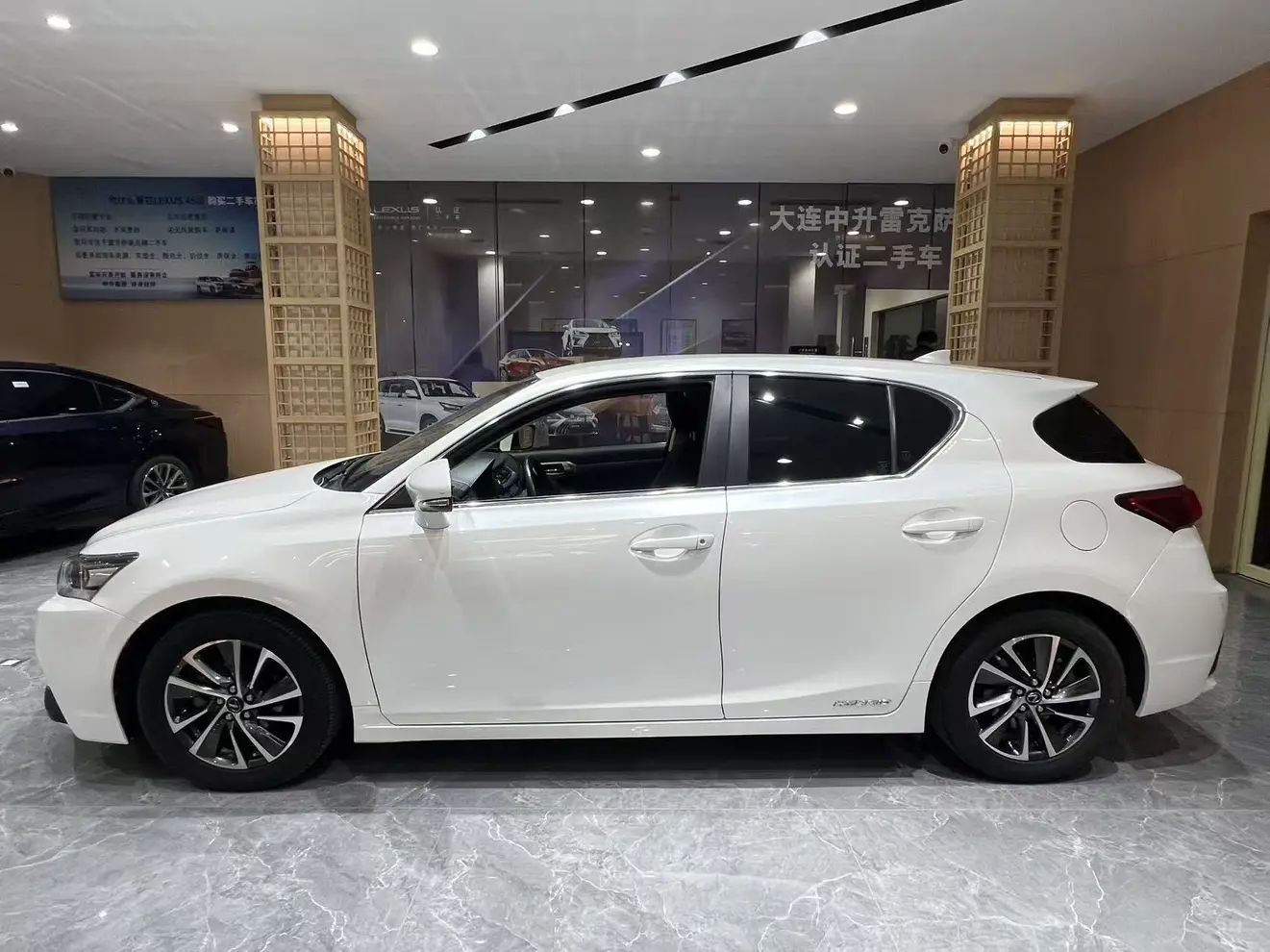 Lexus CT  из Китая