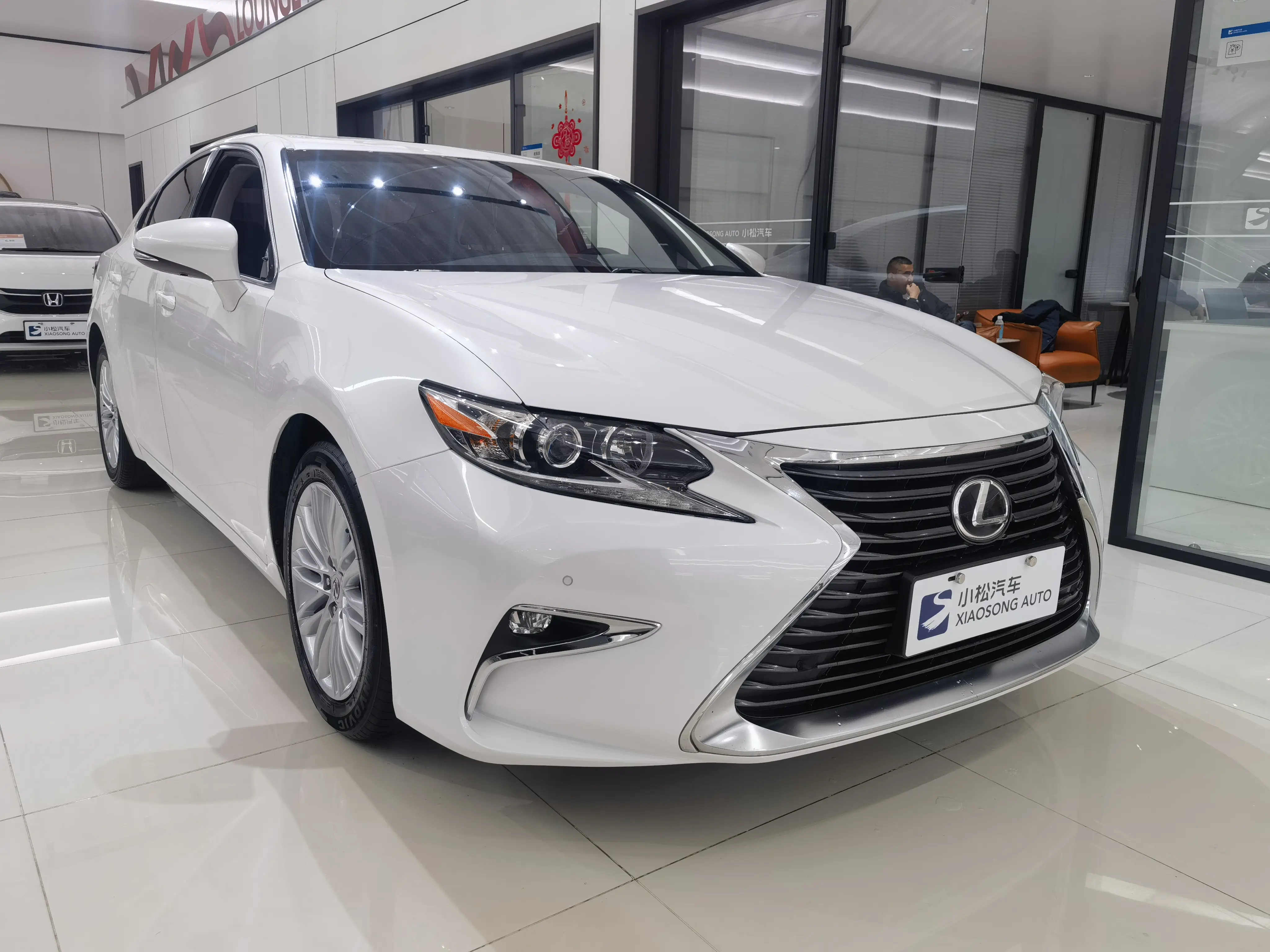 Lexus ES  из Китая