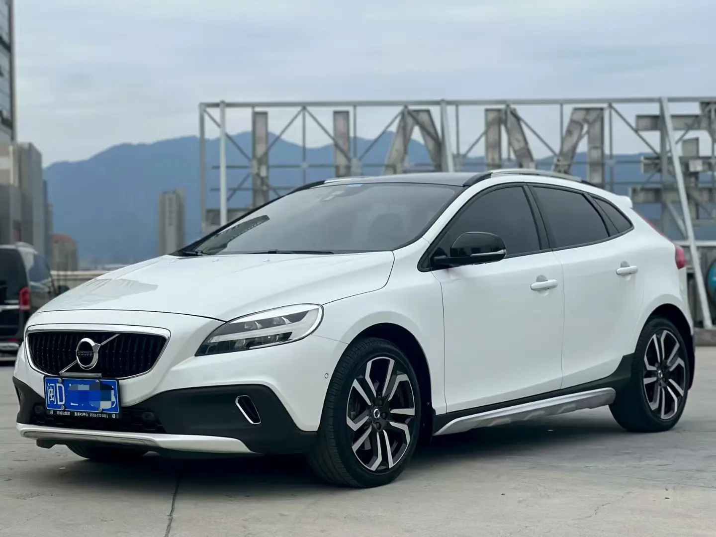 Volvo V40  из Китая