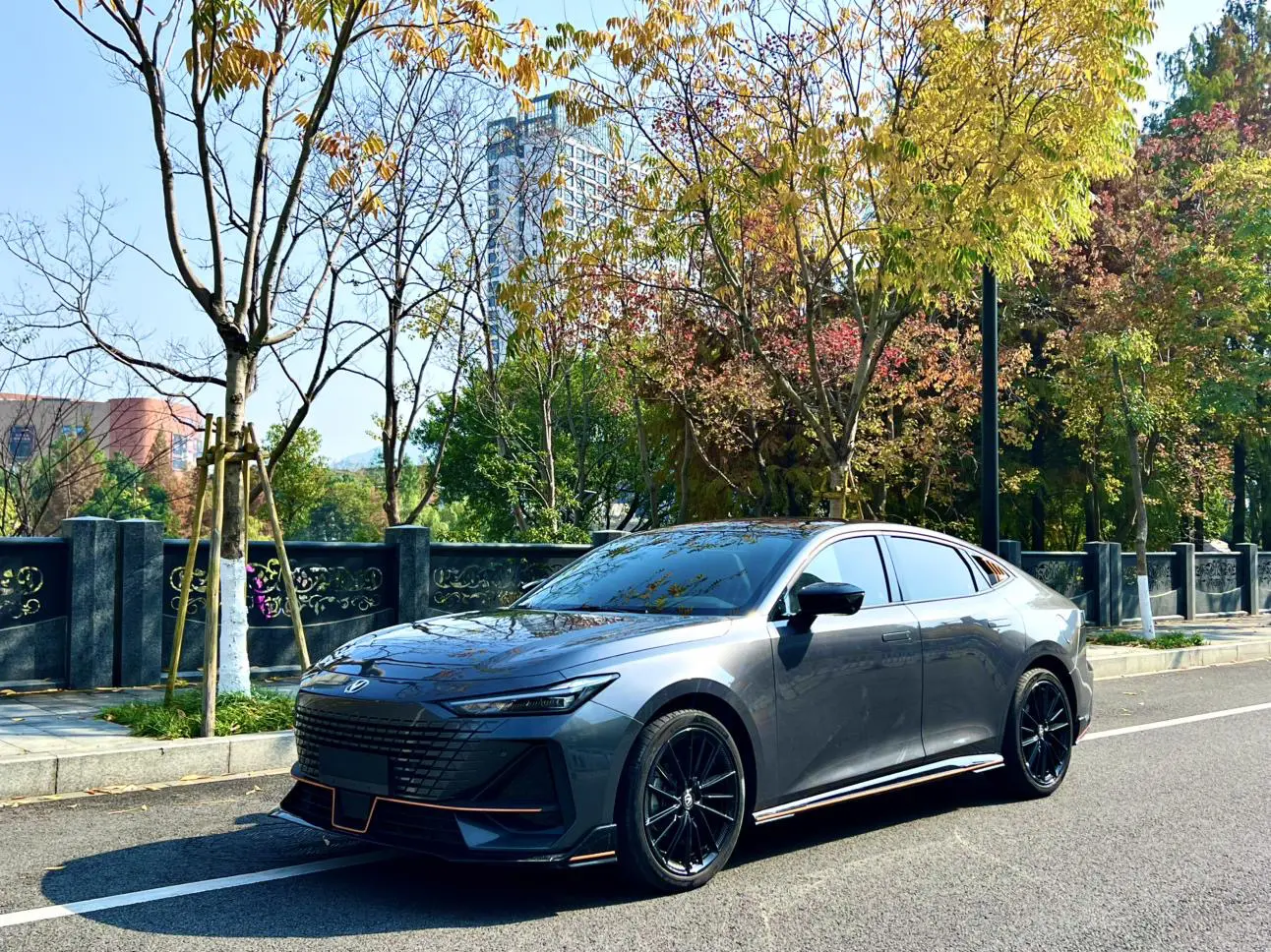 Changan UNI-V  из Китая