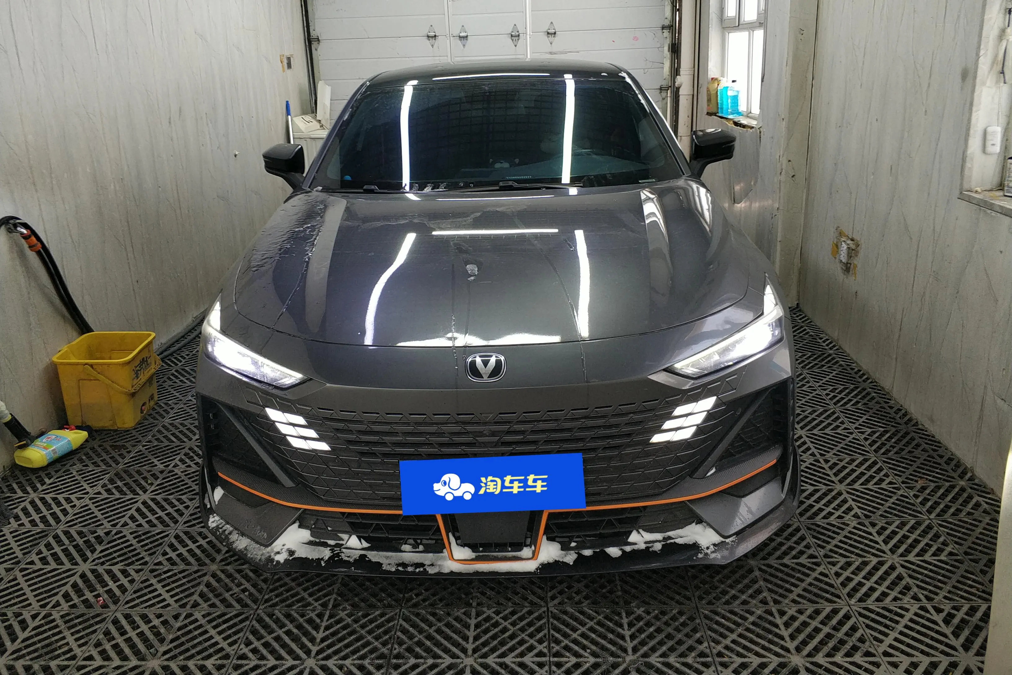 Changan UNI-V  из Китая