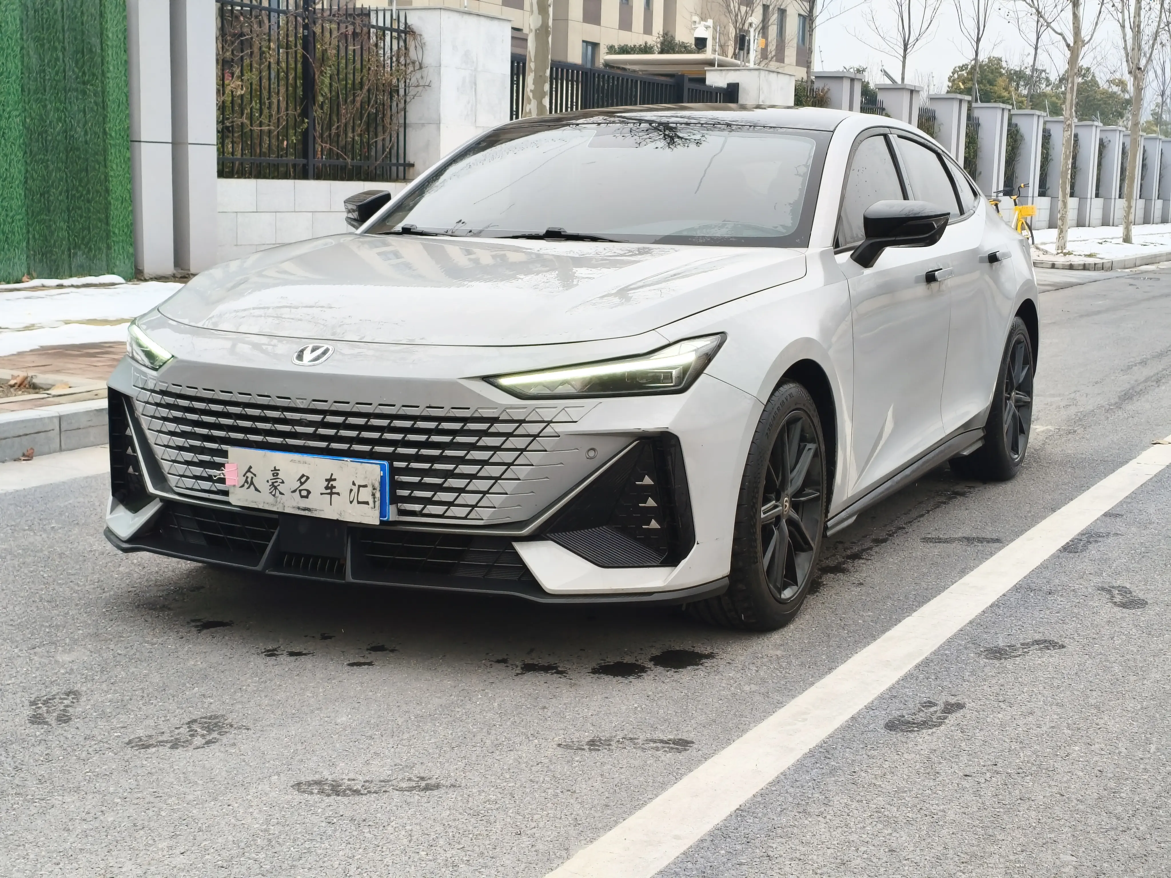 Changan UNI-V  из Китая