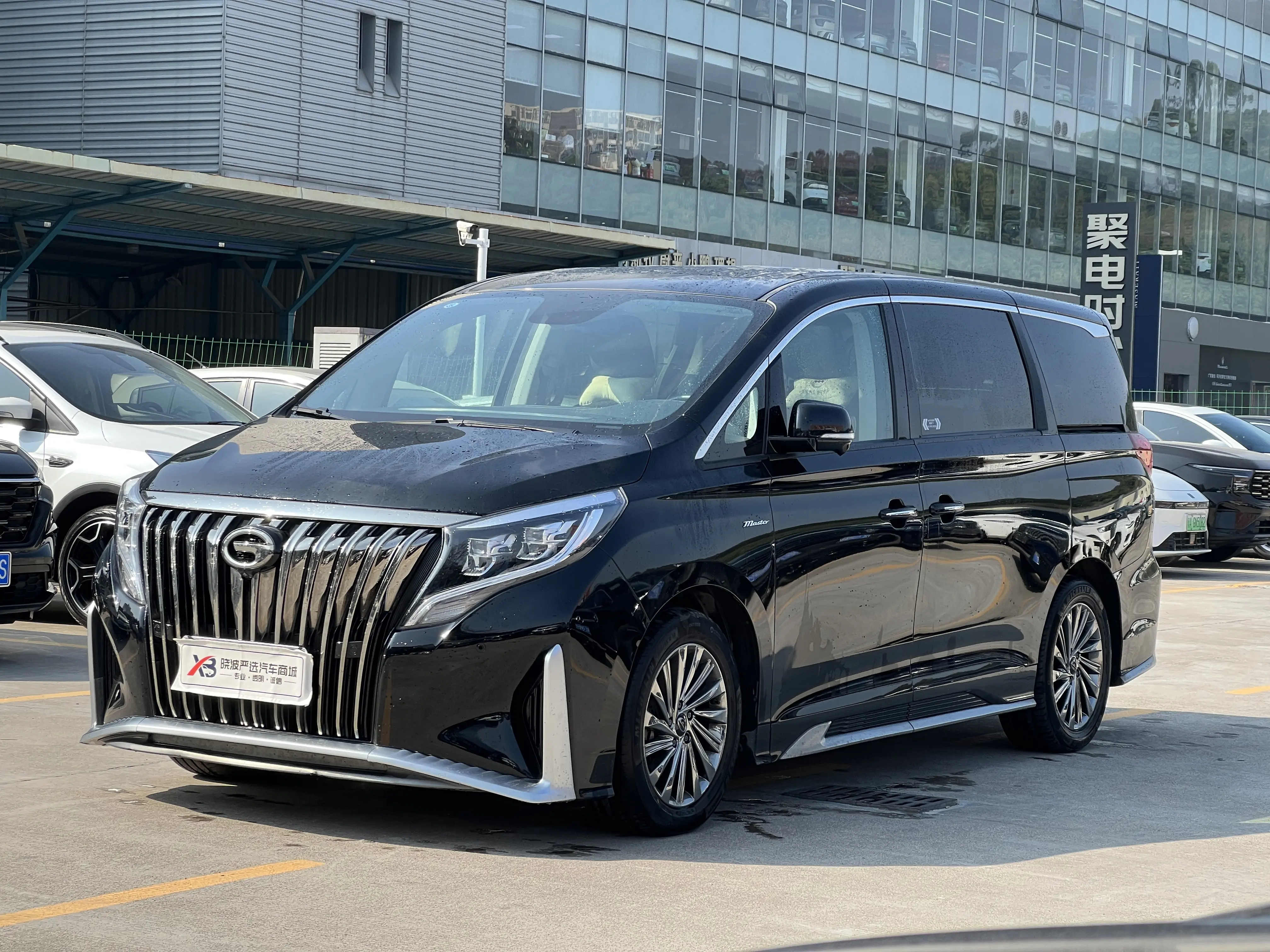 GAC Trumpchi M8  из Китая