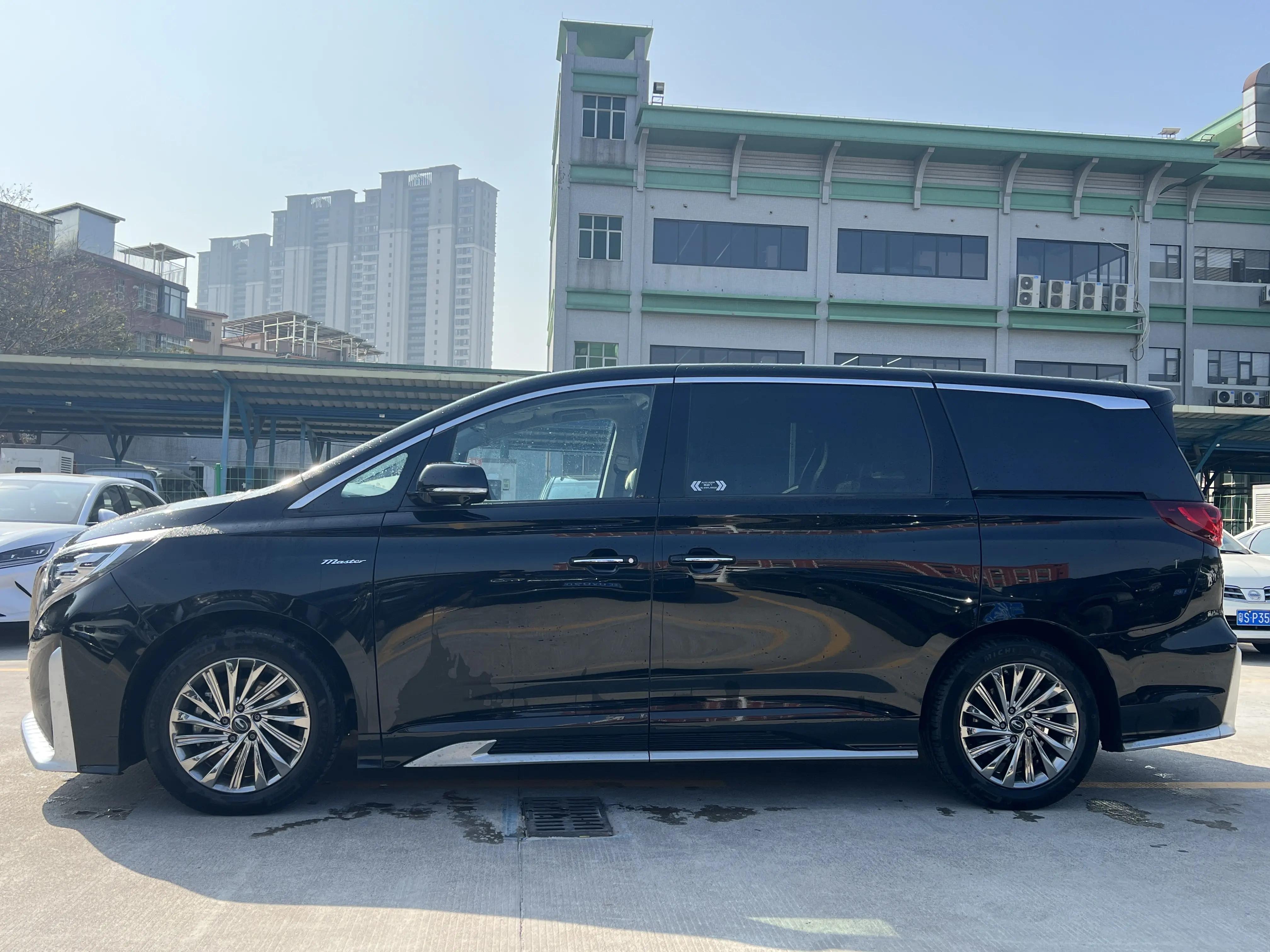 GAC Trumpchi M8  из Китая