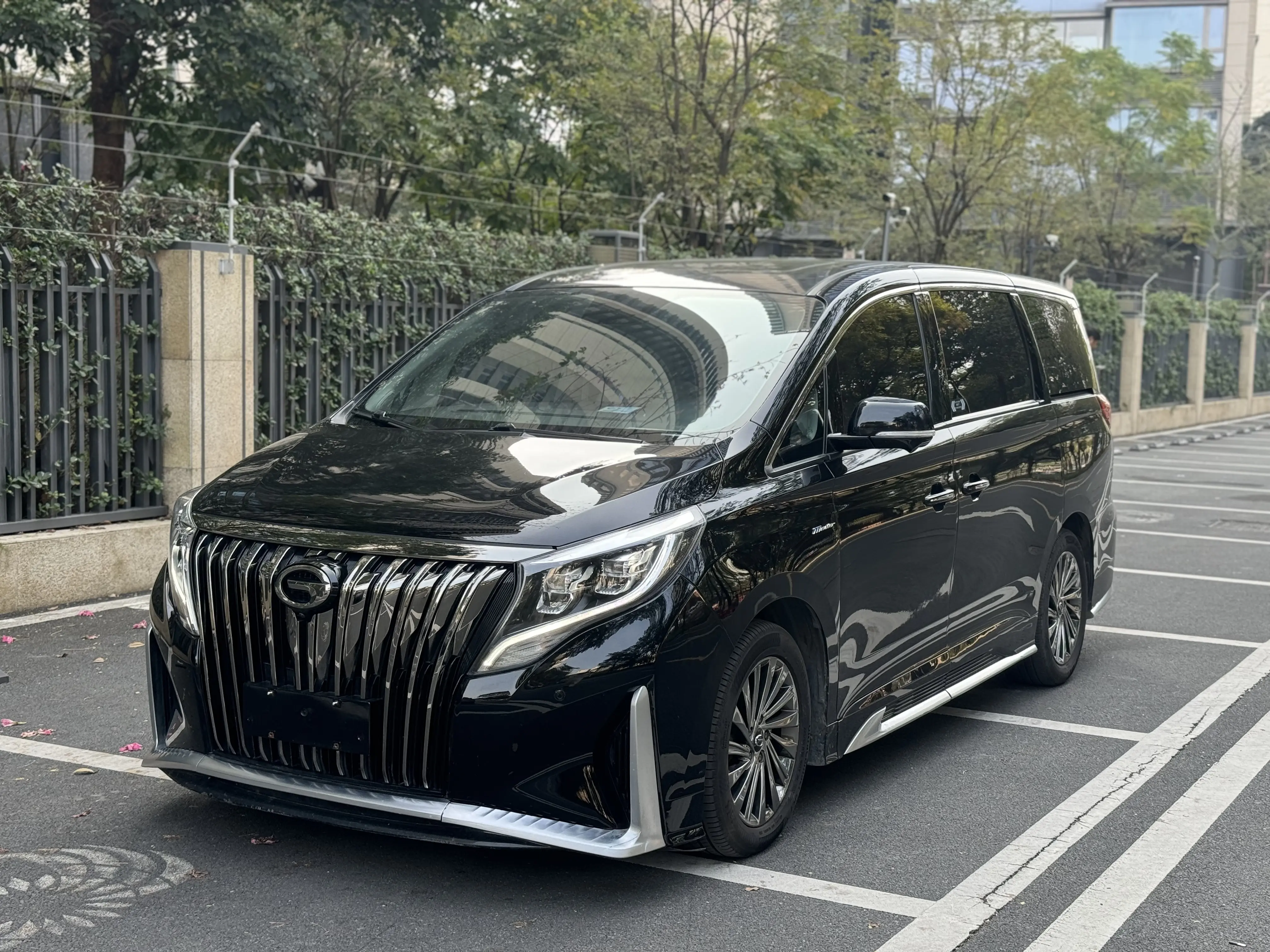 GAC Trumpchi M8  из Китая