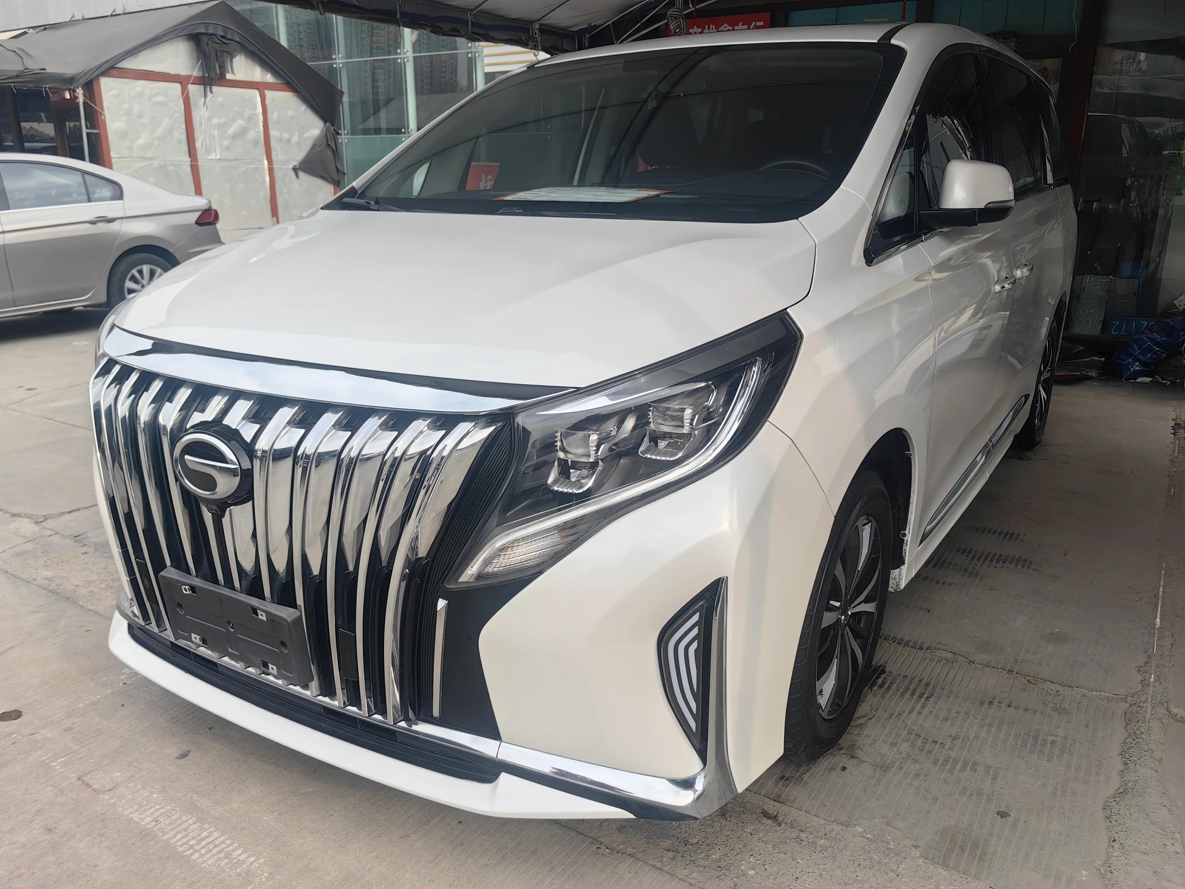 GAC Trumpchi M8  из Китая