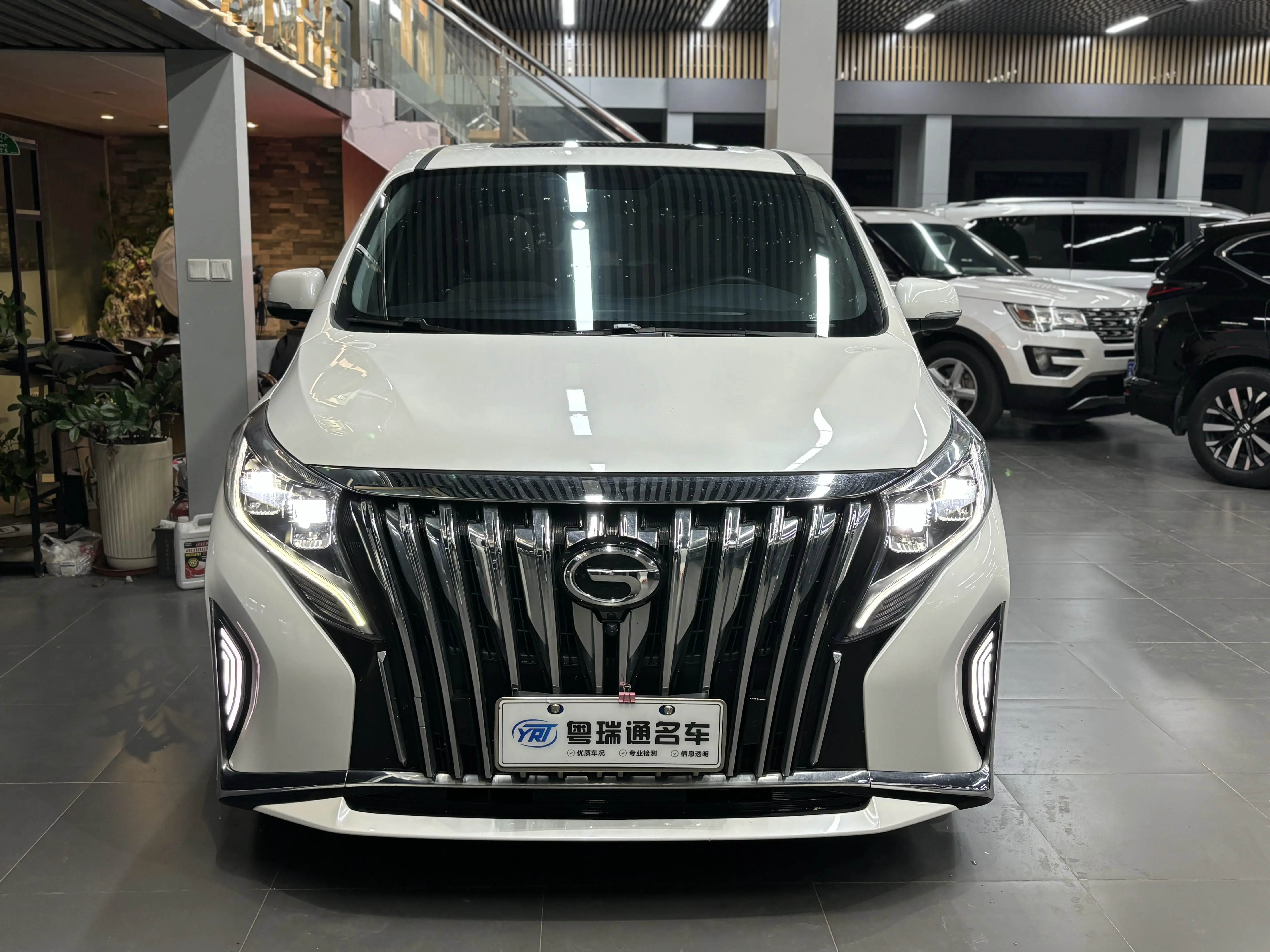 GAC Trumpchi M8  из Китая