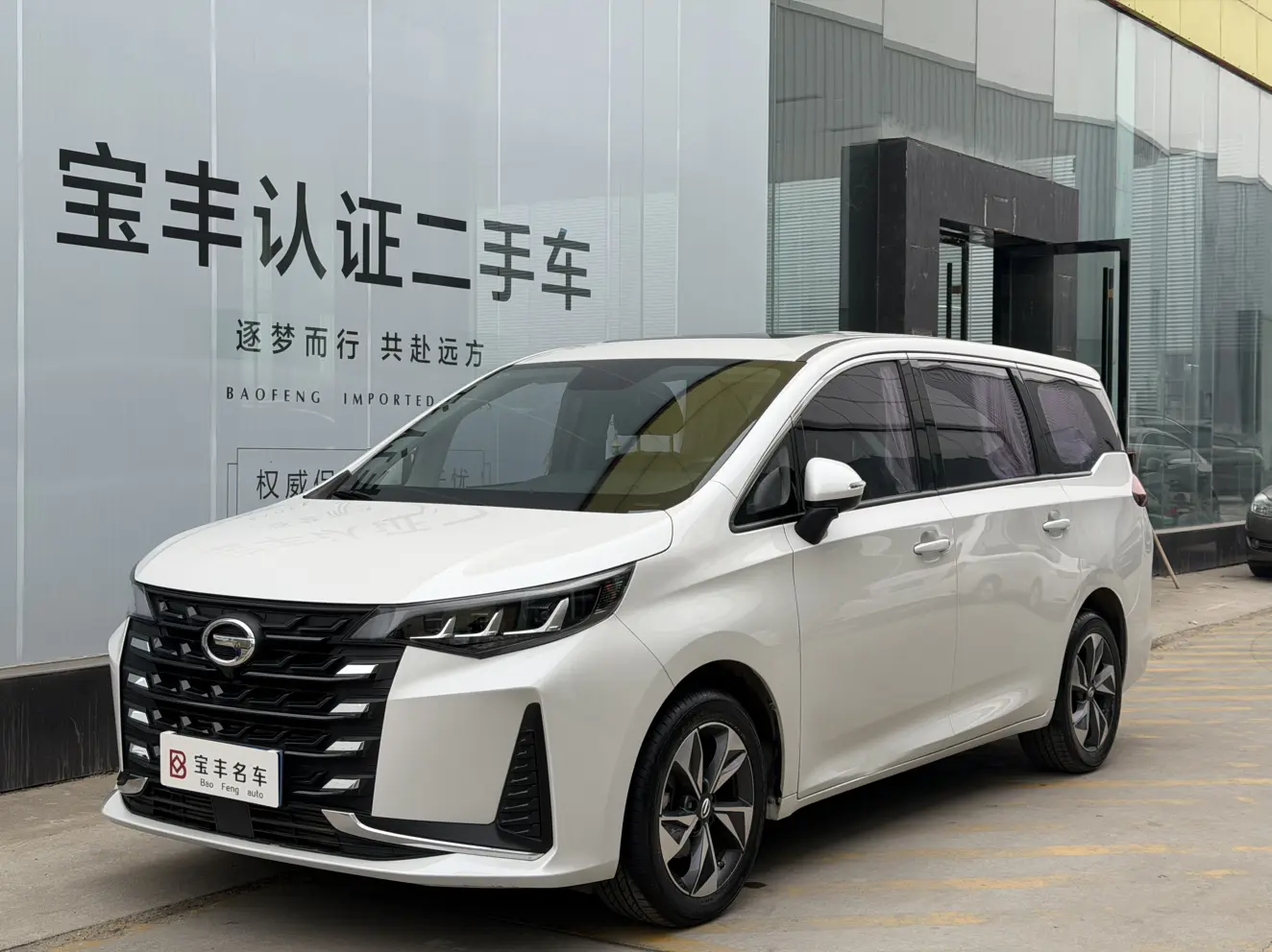 GAC Trumpchi M6  из Китая