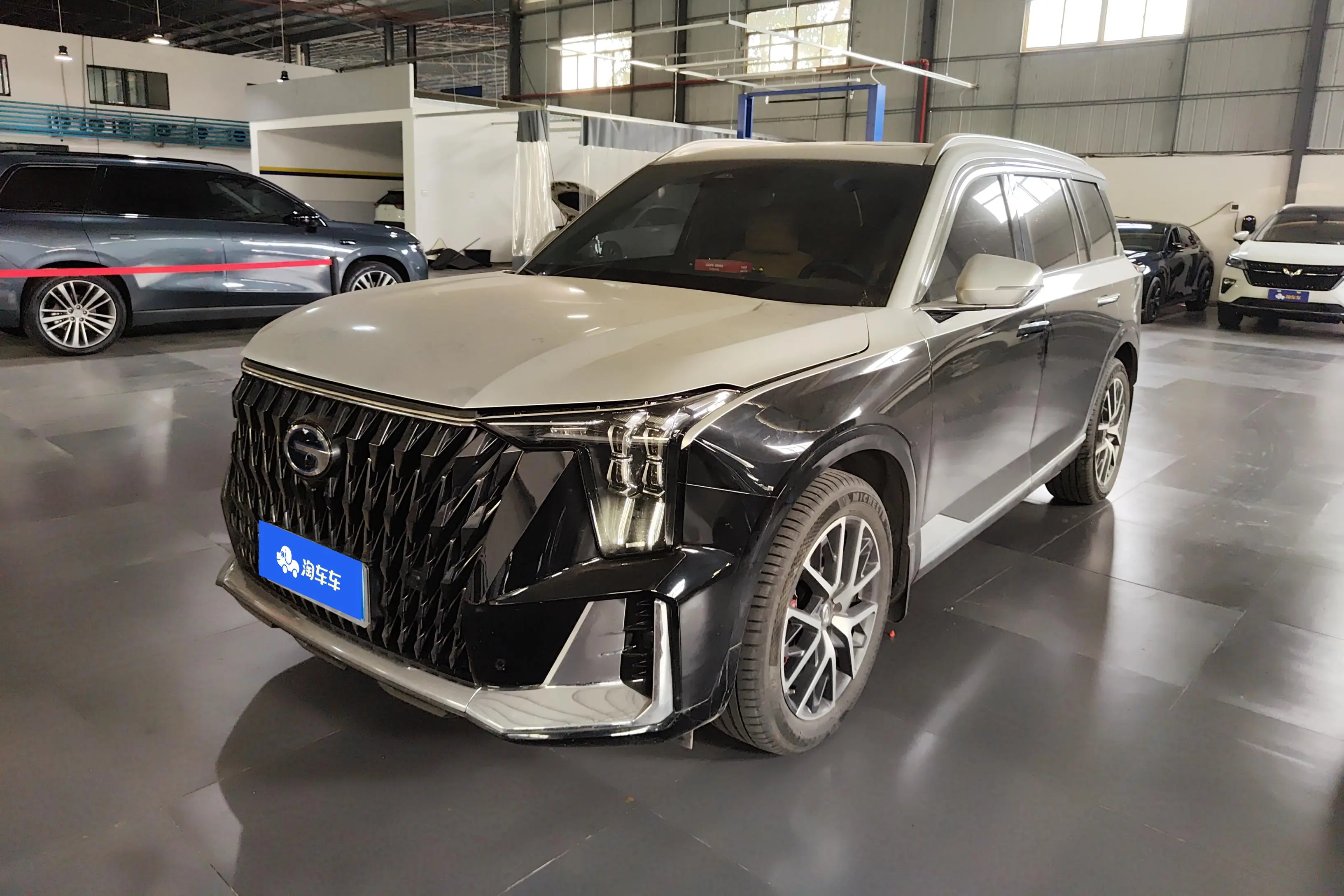 GAC Trumpchi GS8  из Китая
