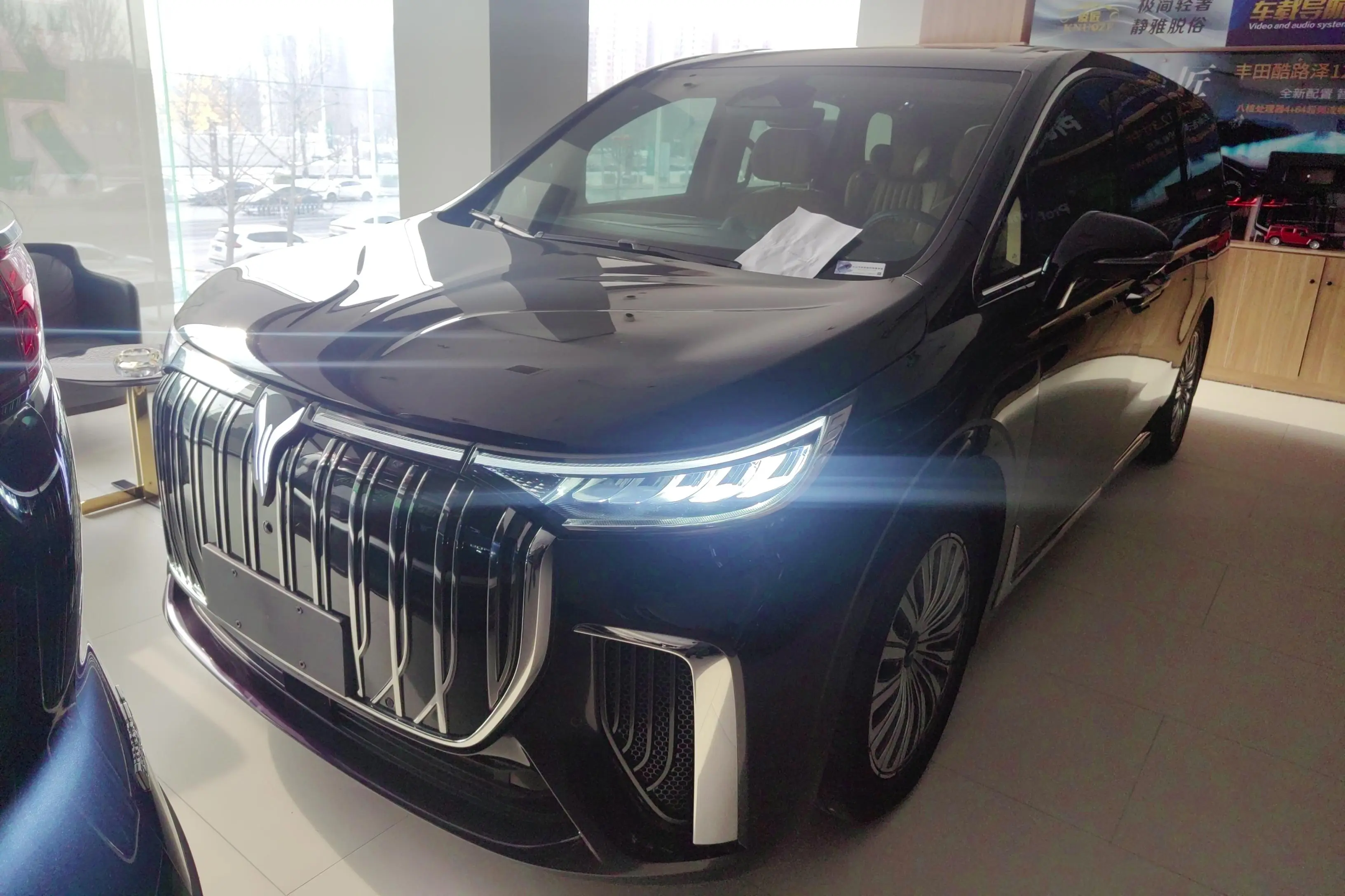 Voyah Lantu Dreamer EV  из Китая