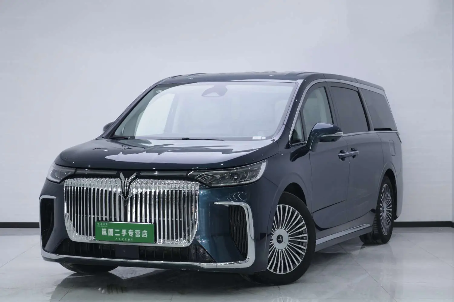 Voyah Lantu Dreamer PHEV  из Китая