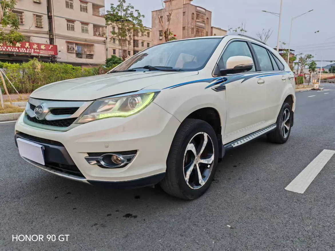 BYD S7  из Китая