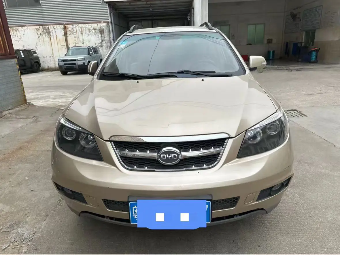 BYD S6  из Китая