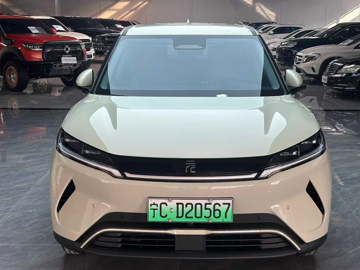 BYD Yuan UP  из Китая