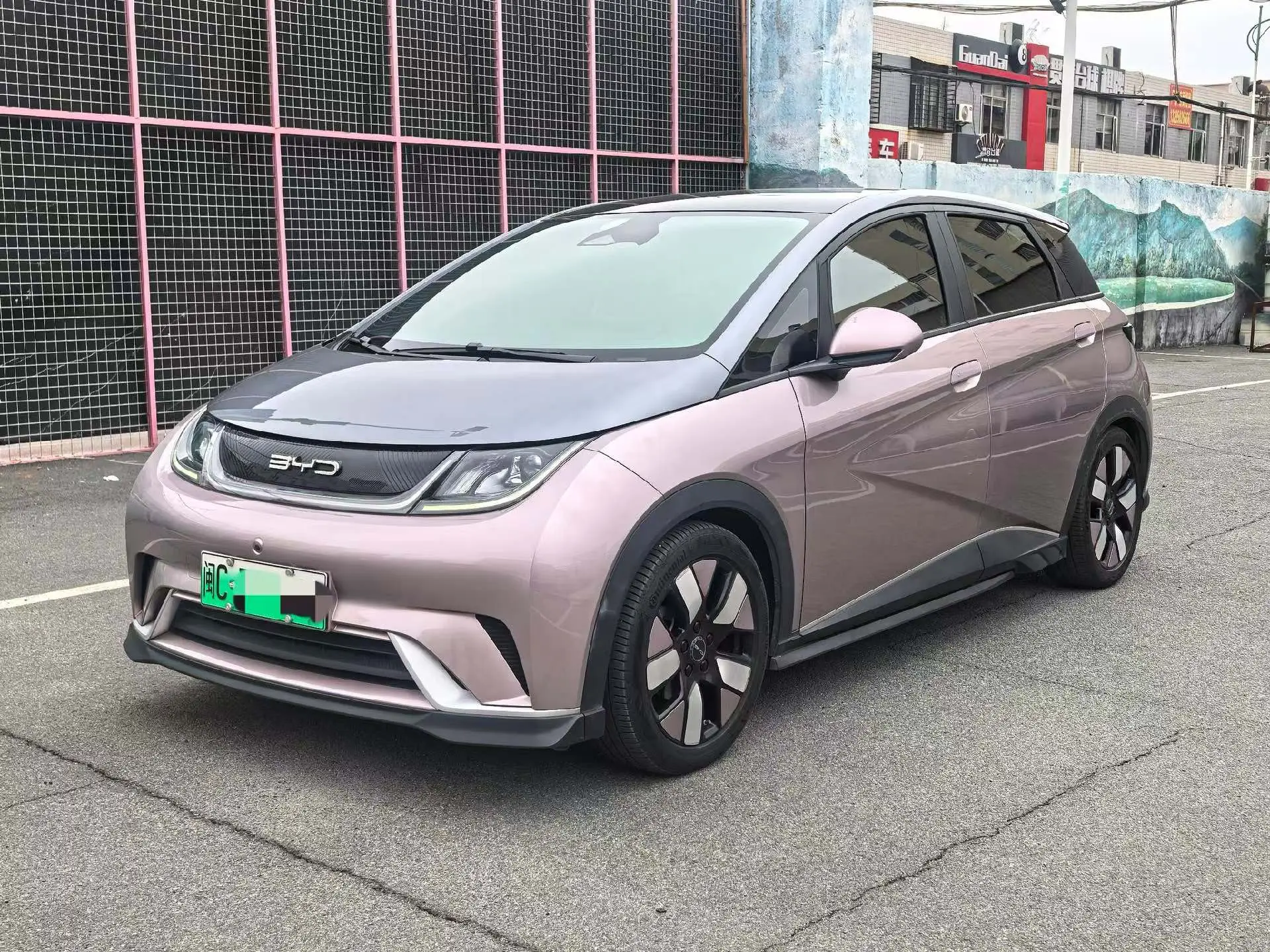 BYD Dolphin  из Китая
