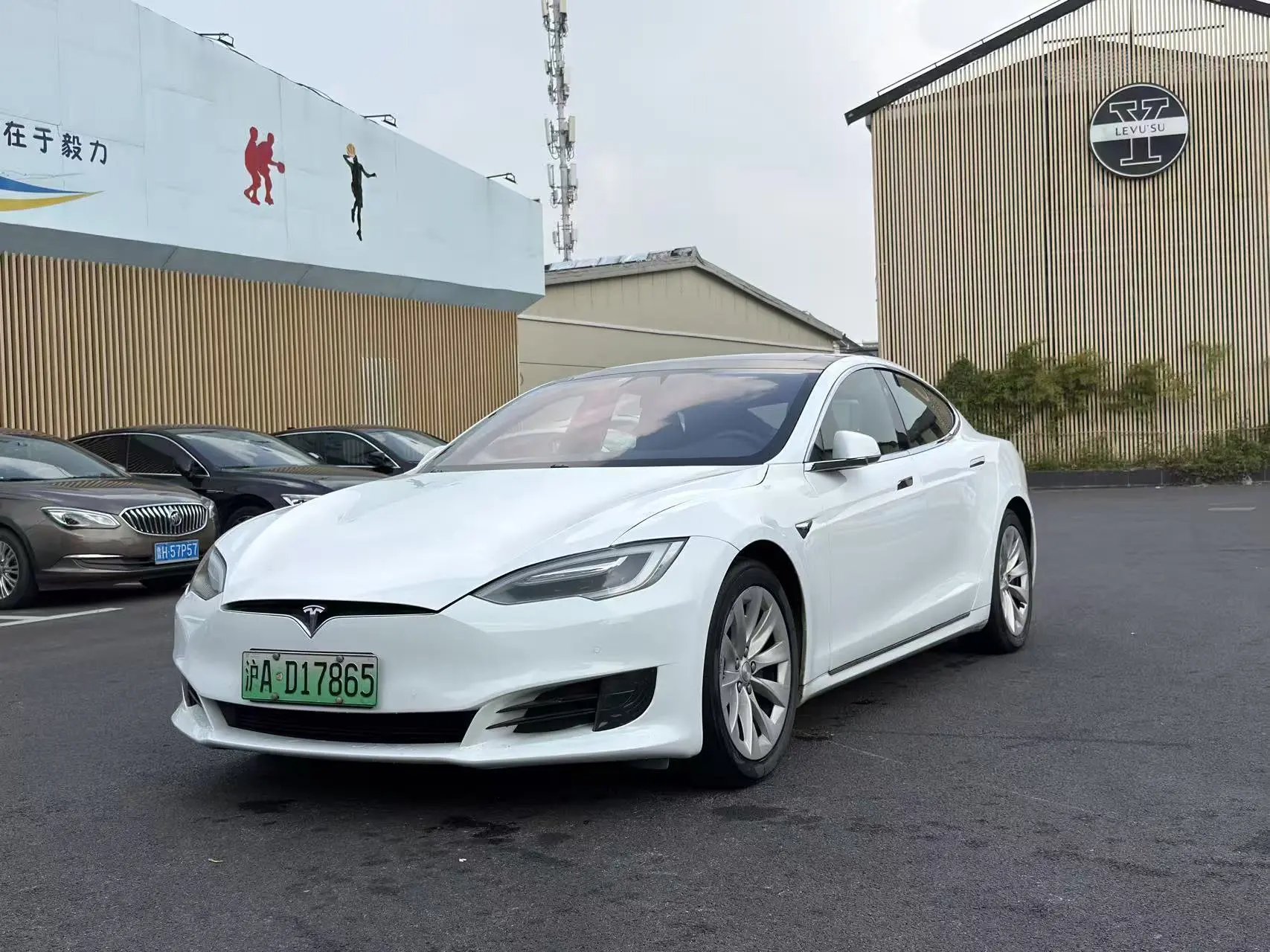Tesla Model S  из Китая