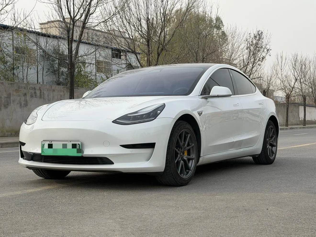 Tesla Model 3  из Китая