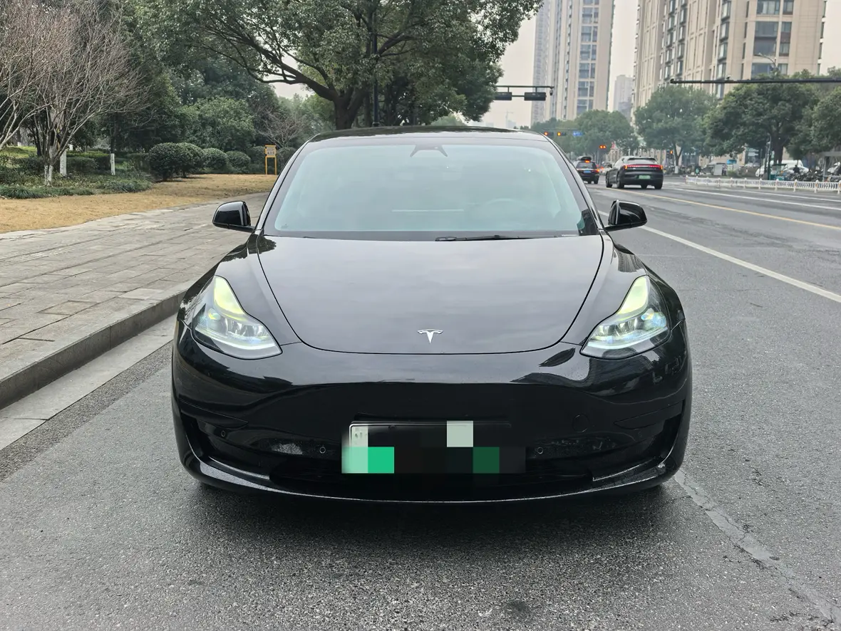 Tesla Model 3  из Китая