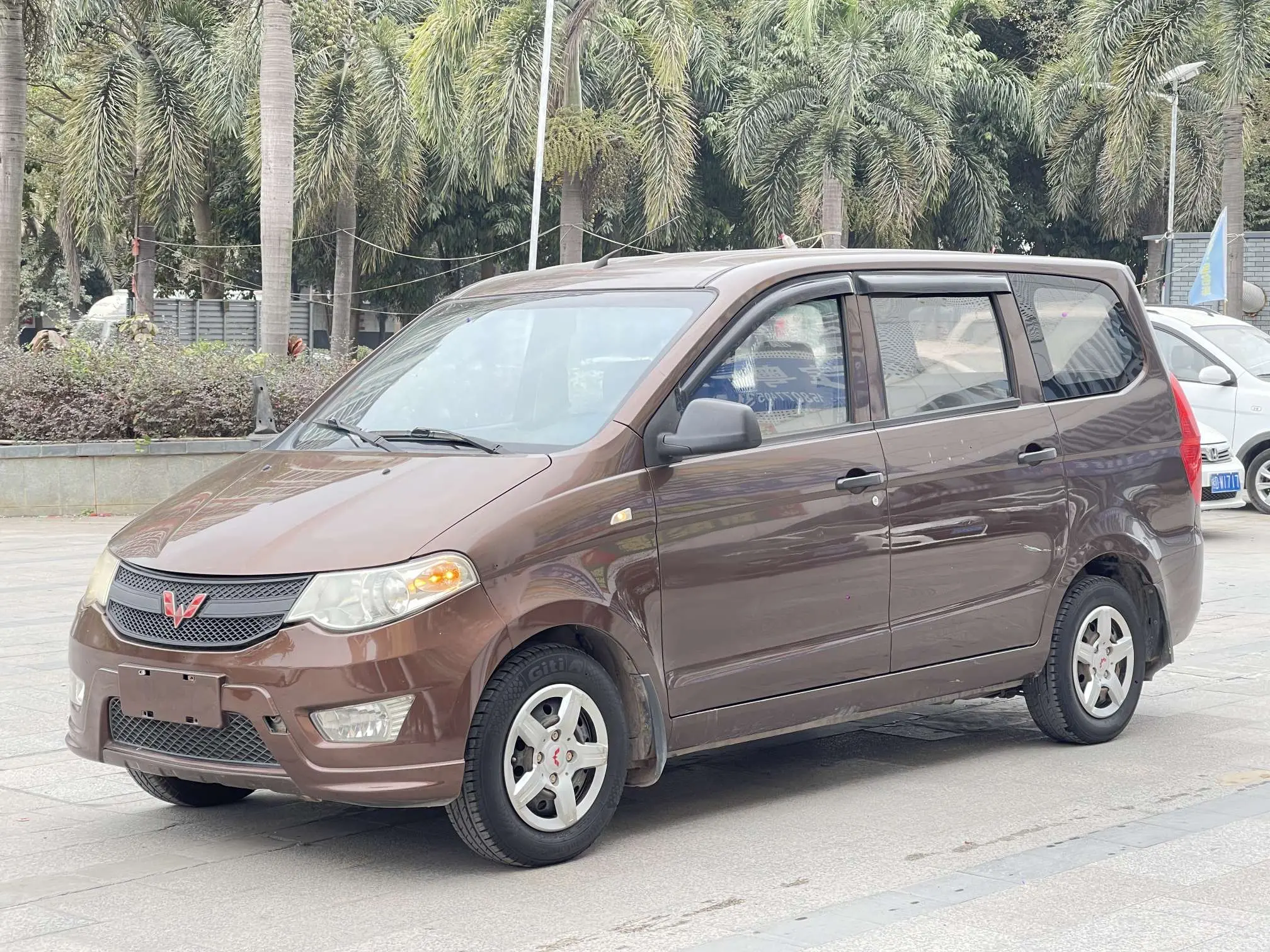Wuling Hongguang  из Китая