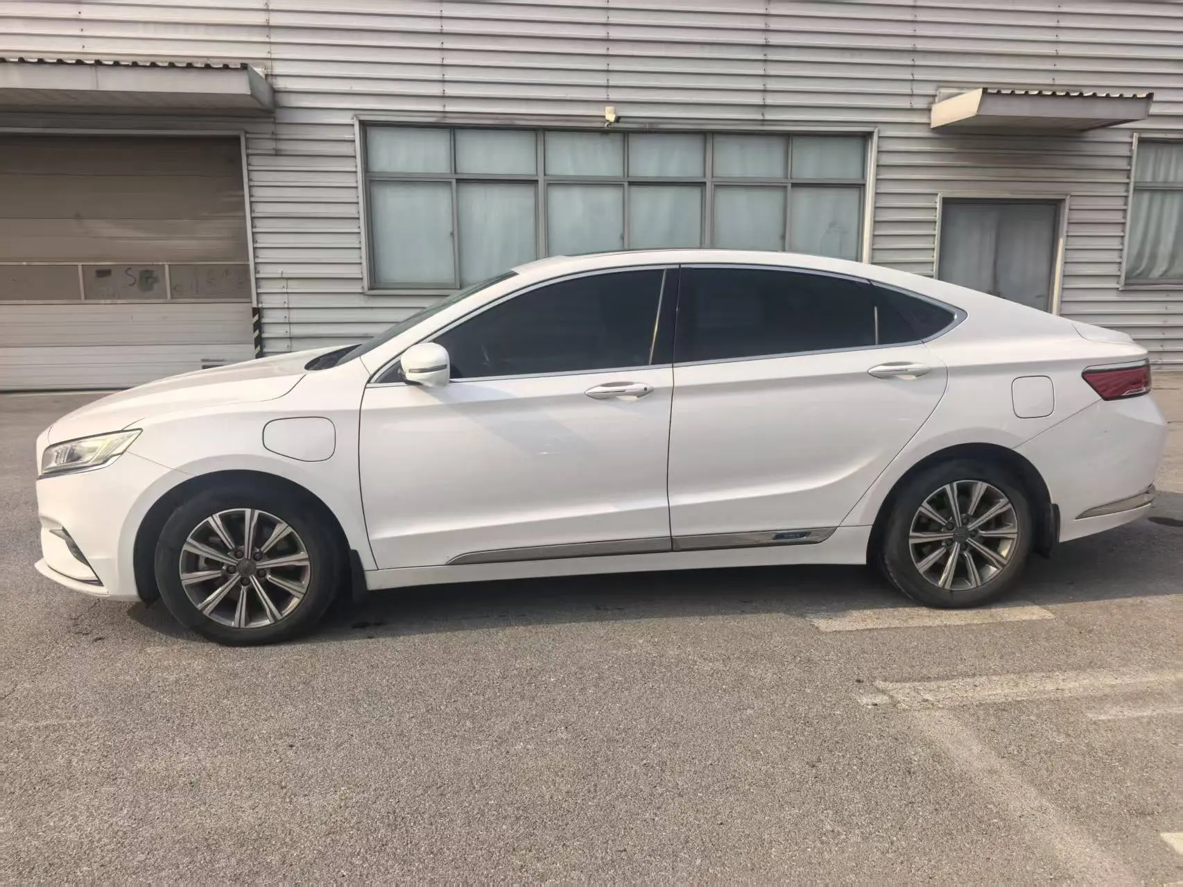 Geely Borui ePro  из Китая
