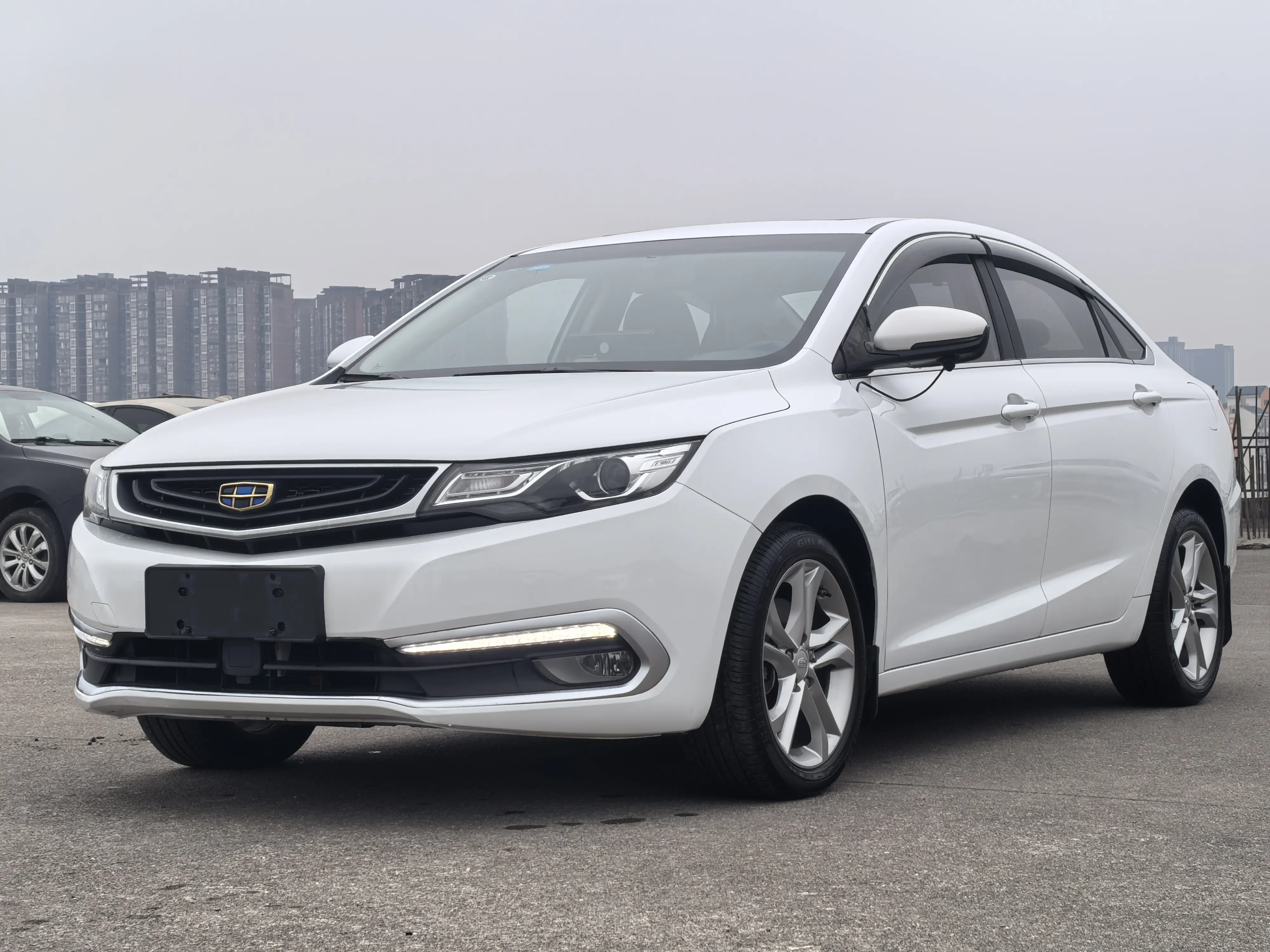 Geely Emgrand GL  из Китая