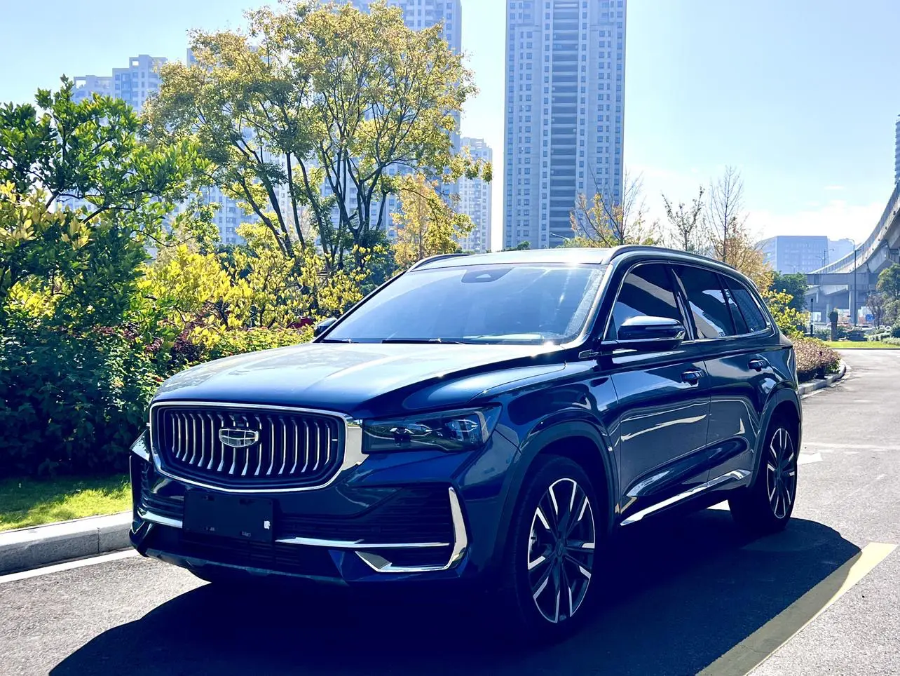 Geely Monjaro (Xingyue L)  из Китая