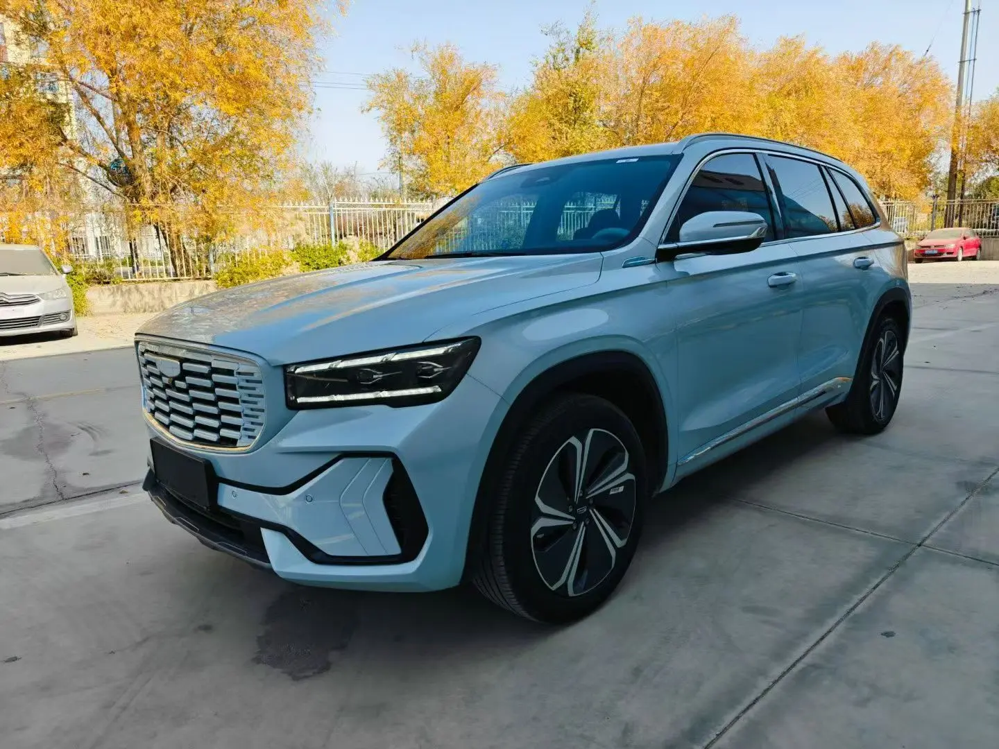 Geely Monjaro (Xingyue L)  из Китая
