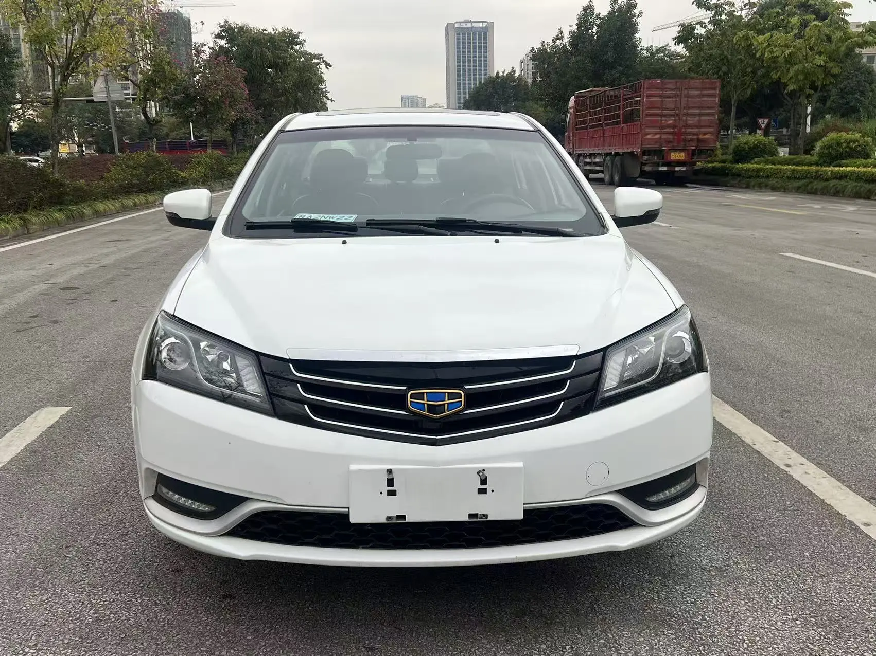 Geely Emgrand  из Китая