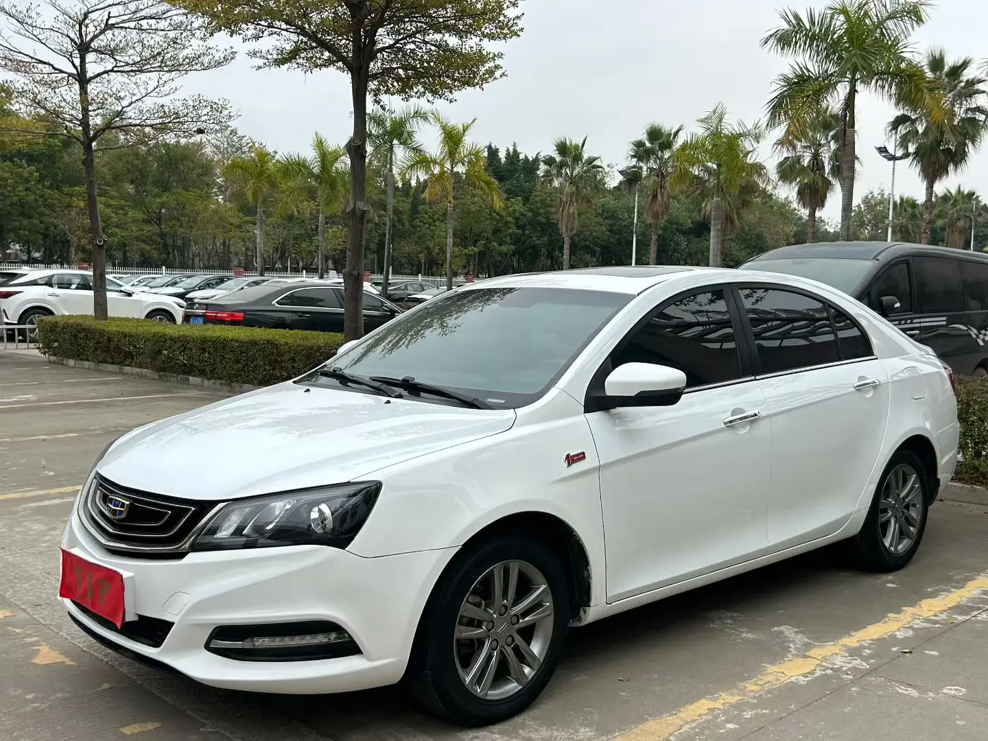 Geely Emgrand  из Китая