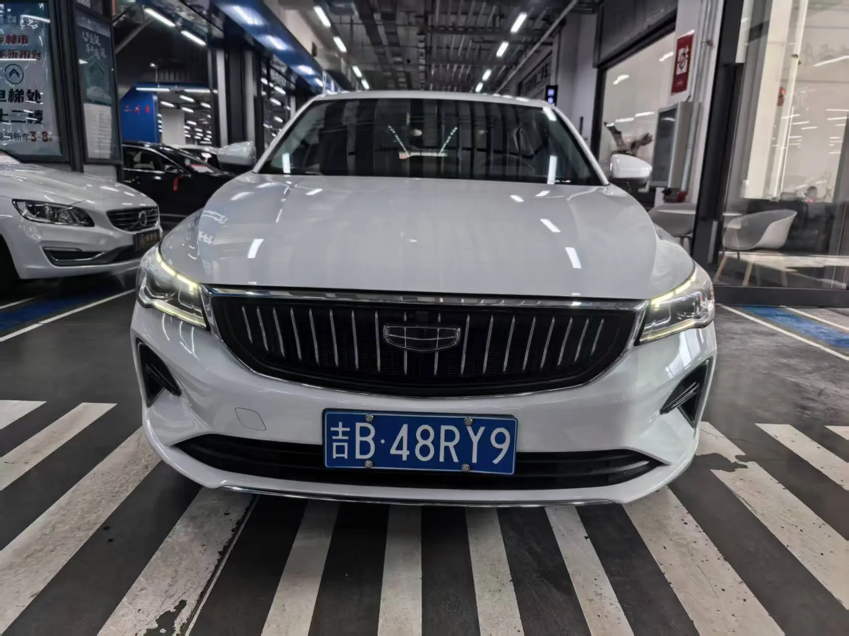 Geely Emgrand  из Китая