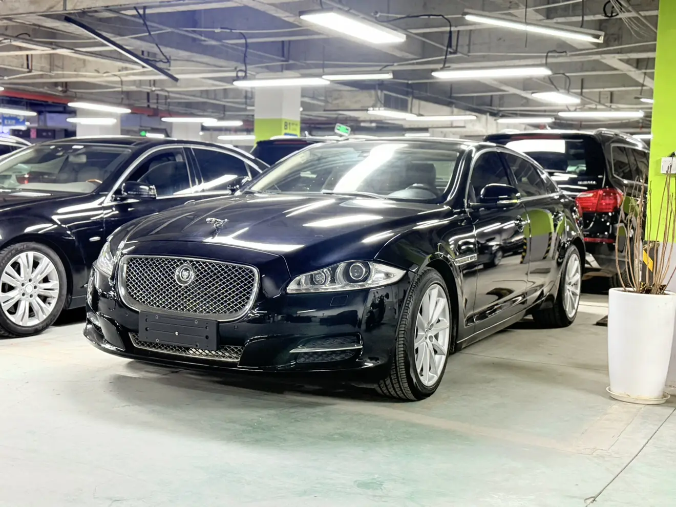 Jaguar XJ  из Китая