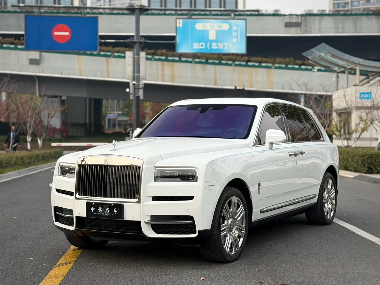 Rolls Royce Cullinan  из Китая