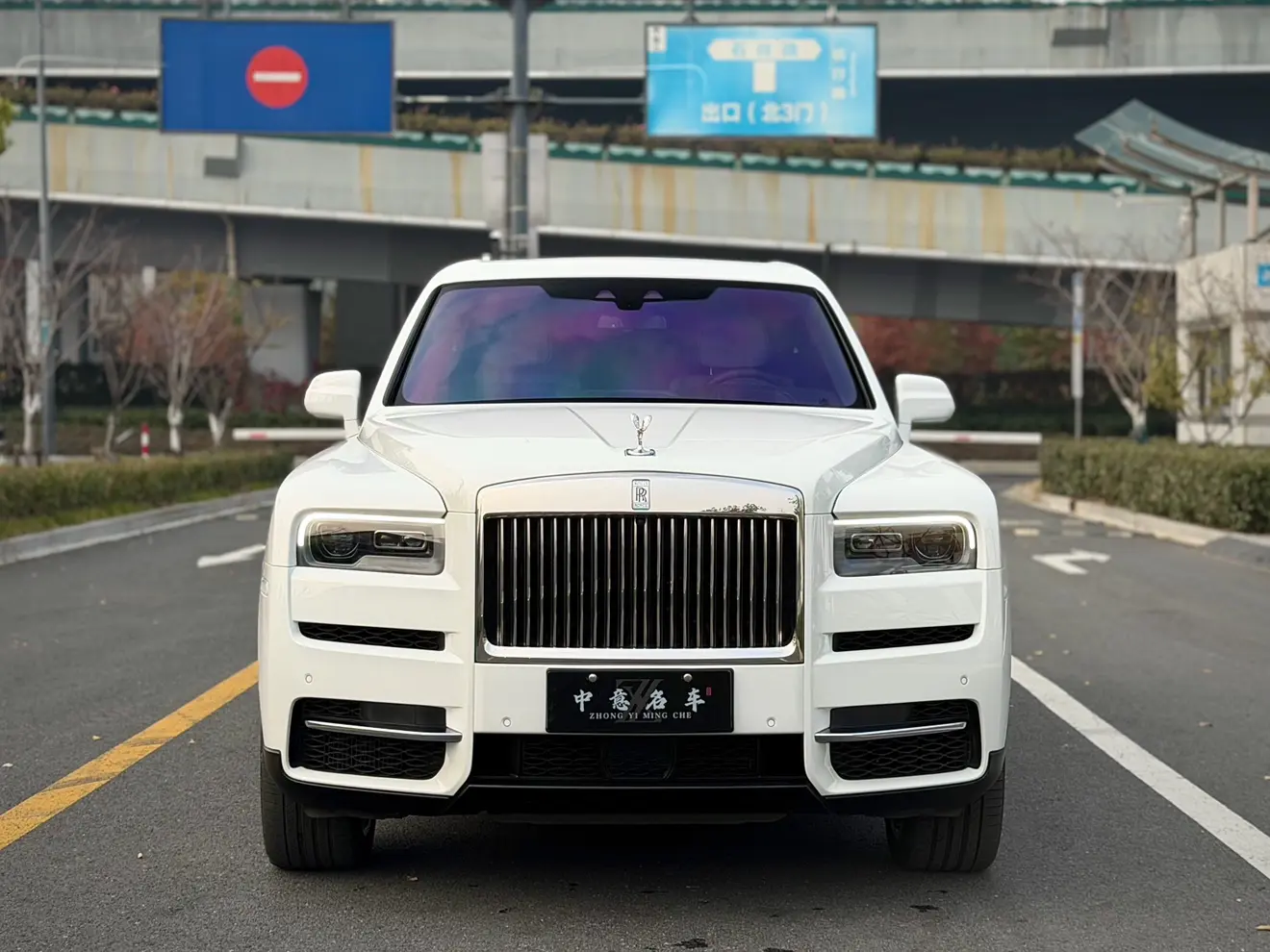 Rolls Royce Cullinan  из Китая