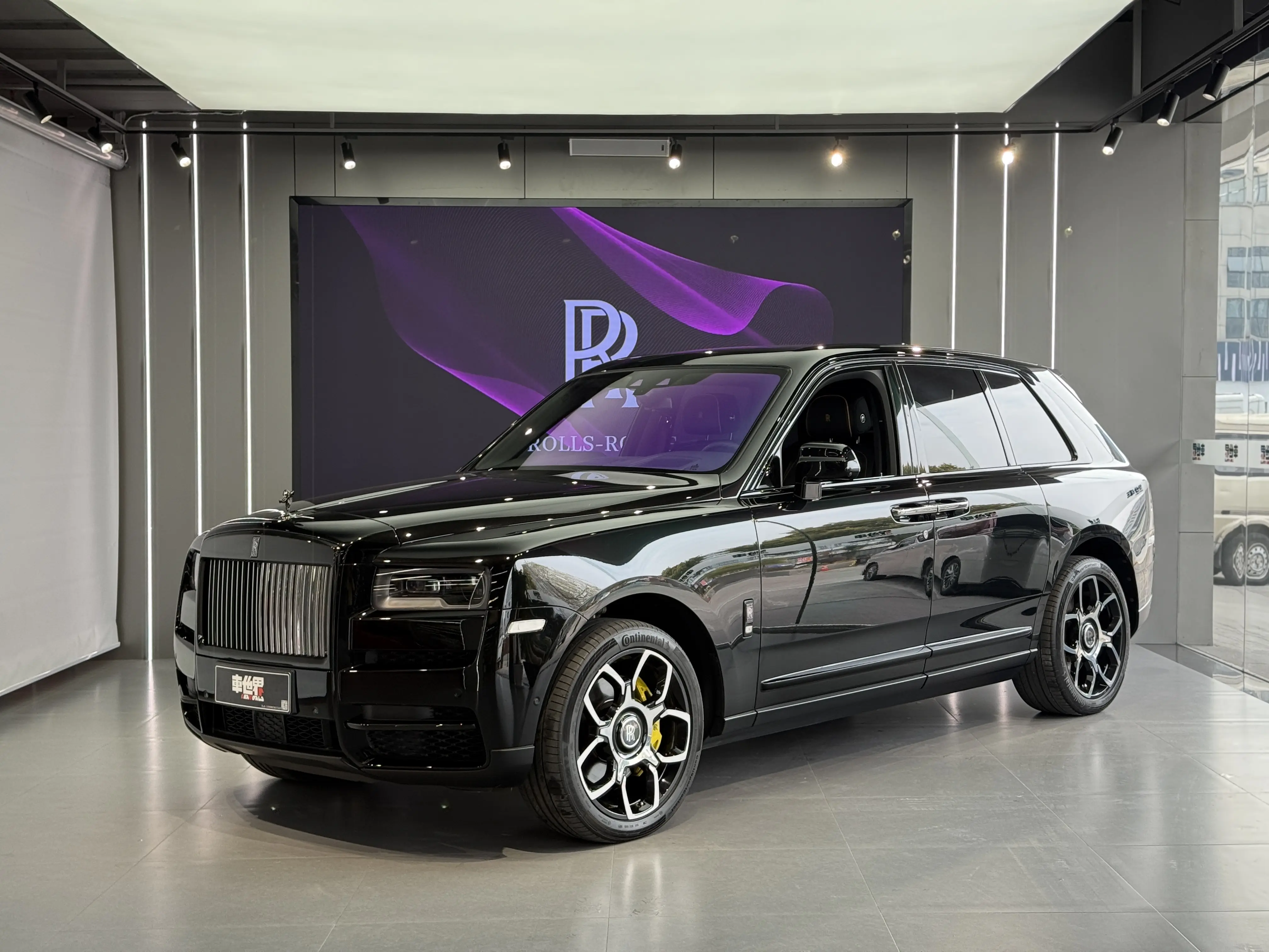 Rolls Royce Cullinan  из Китая