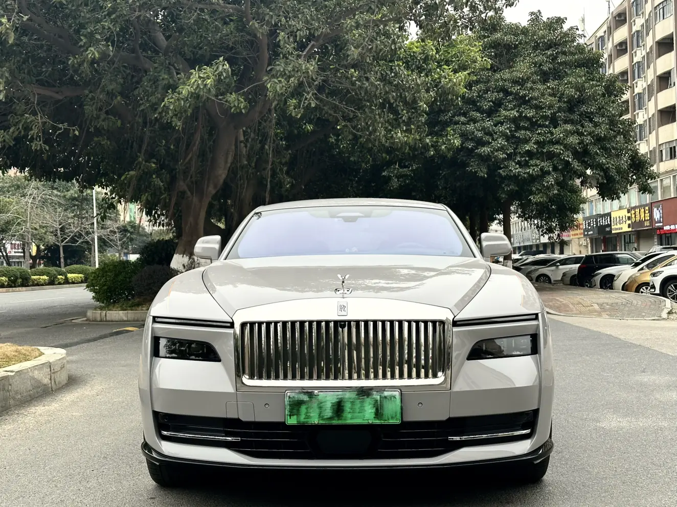 Rolls Royce The Shining  из Китая