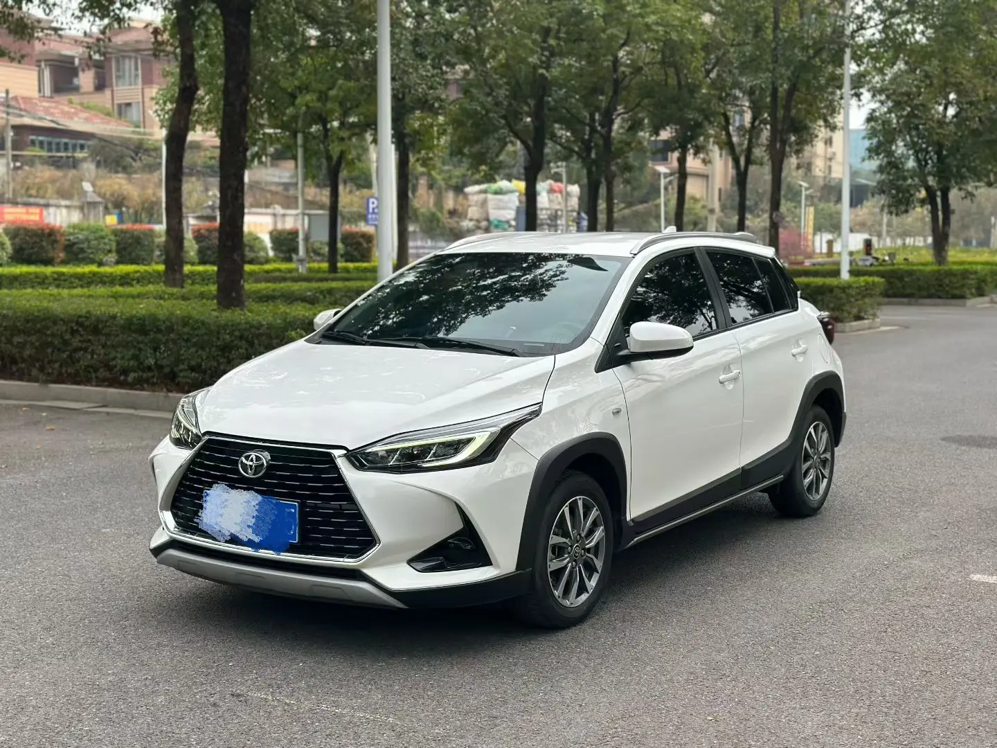 Toyota Yaris L  из Китая