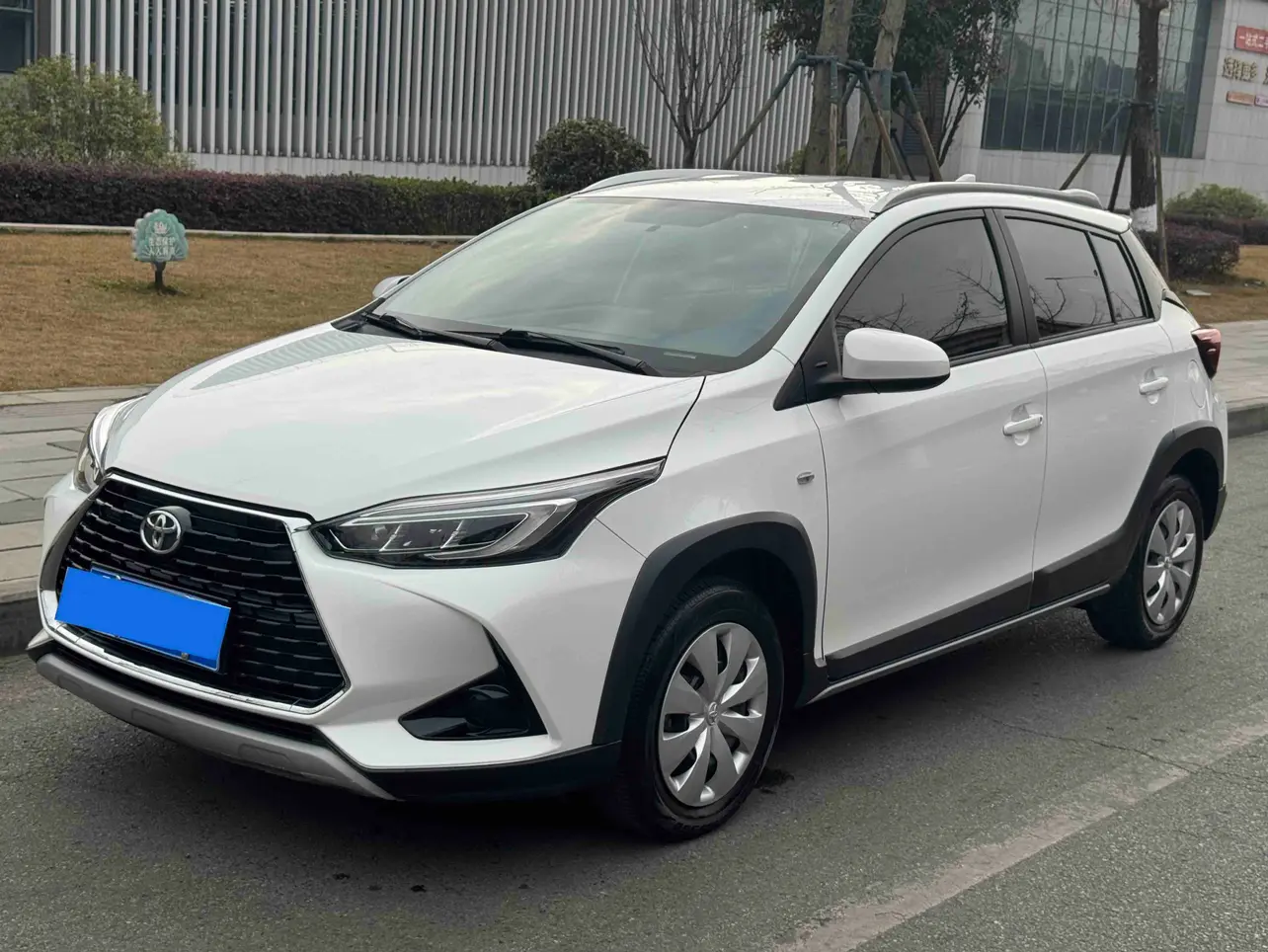 Toyota Yaris L  из Китая